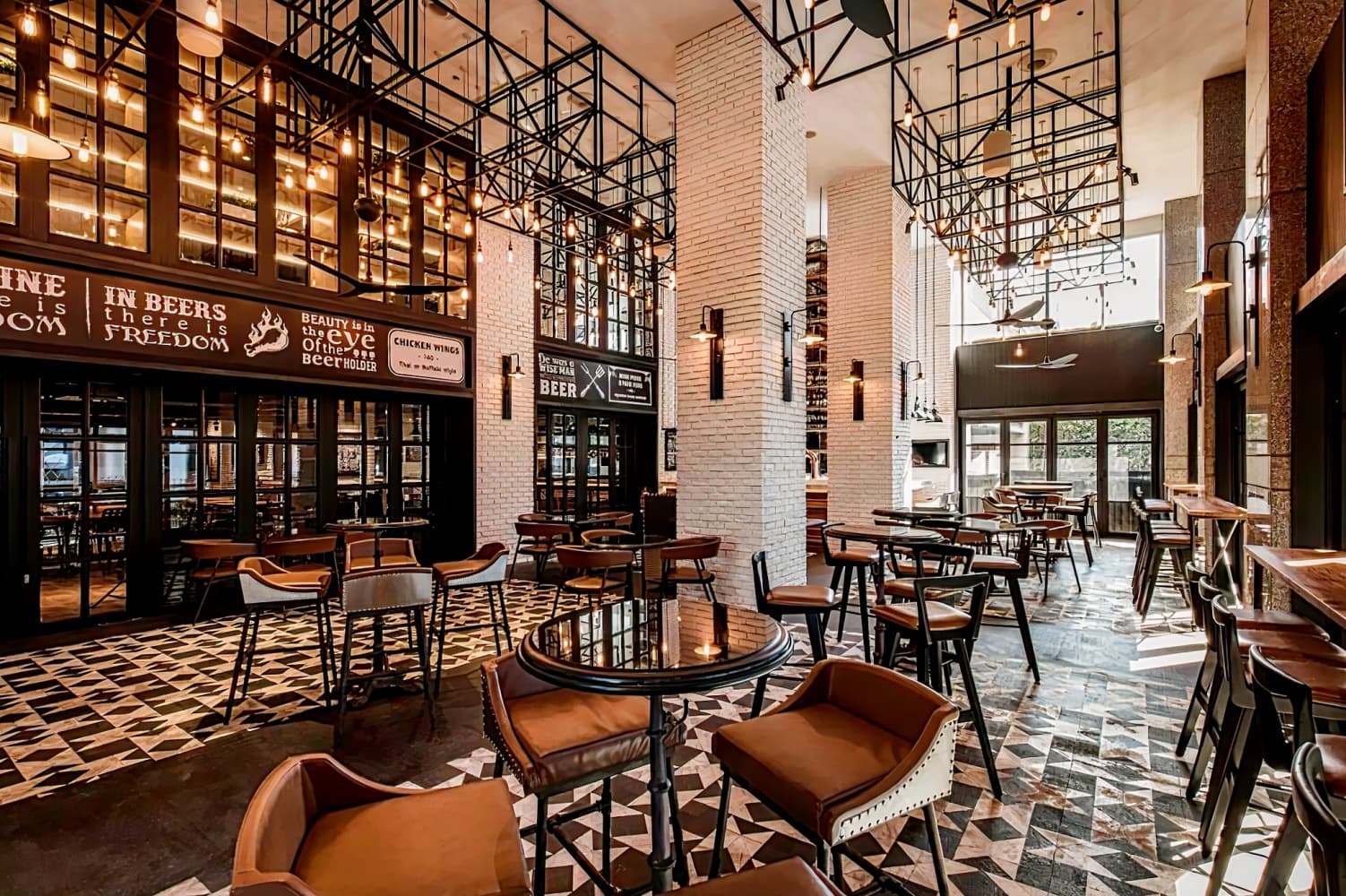 Holiday inn Bangkok, an IHG Hotel