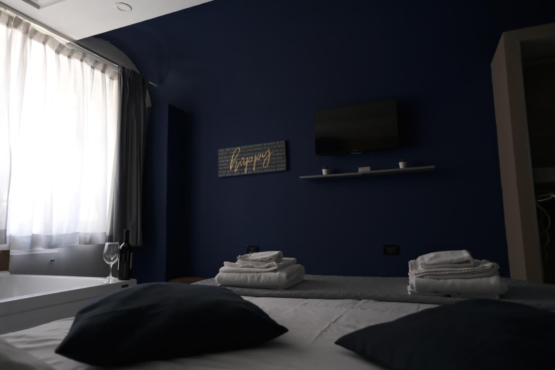 Royalty Rooms & Spa