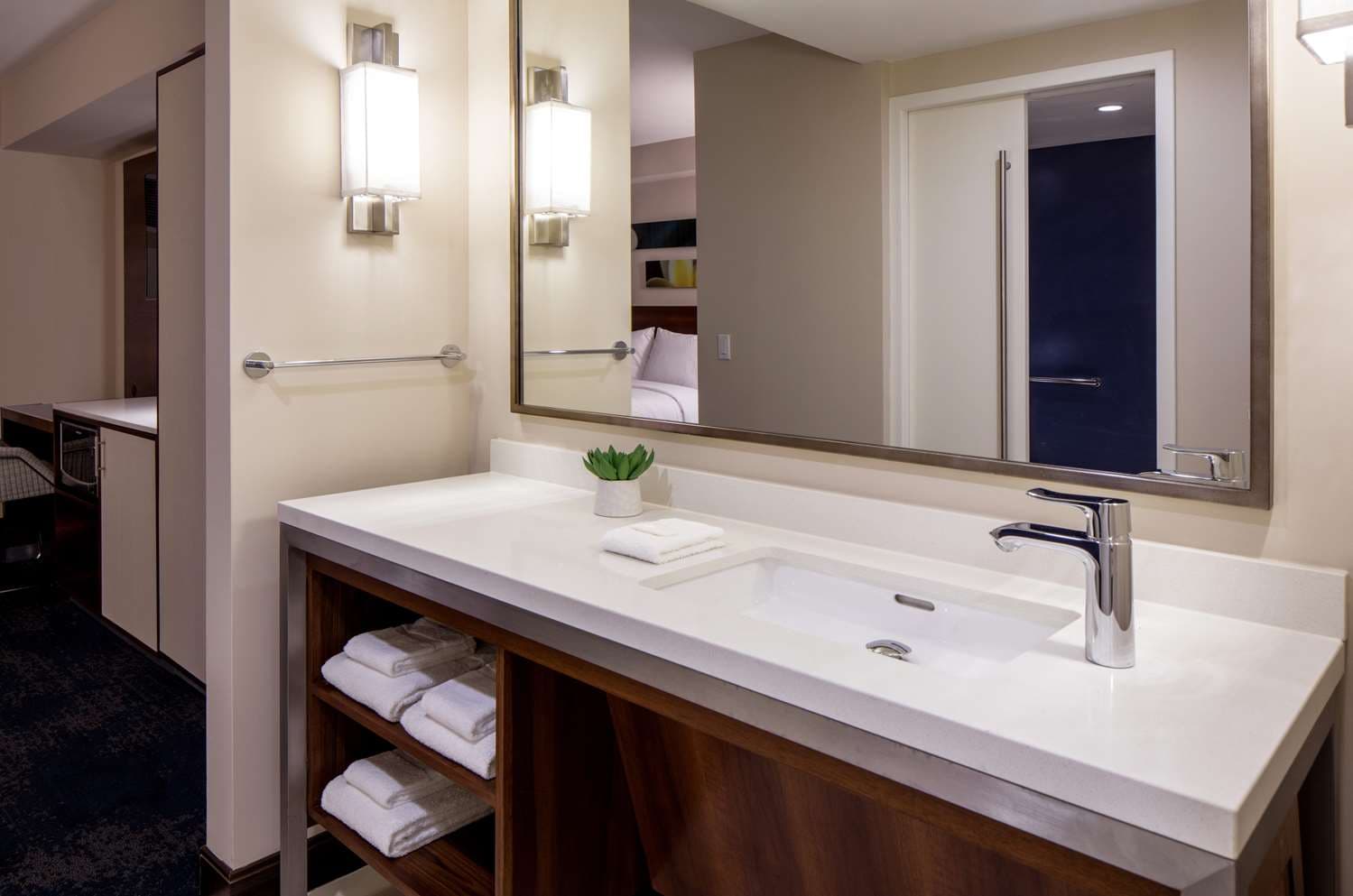 Hilton Garden Inn Waikiki Beach