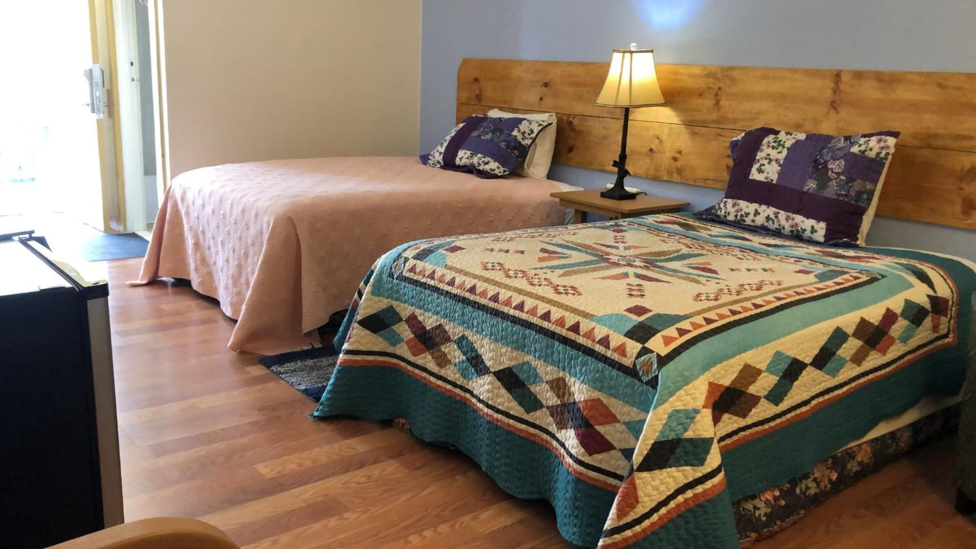 LAKE COUNTRY INN