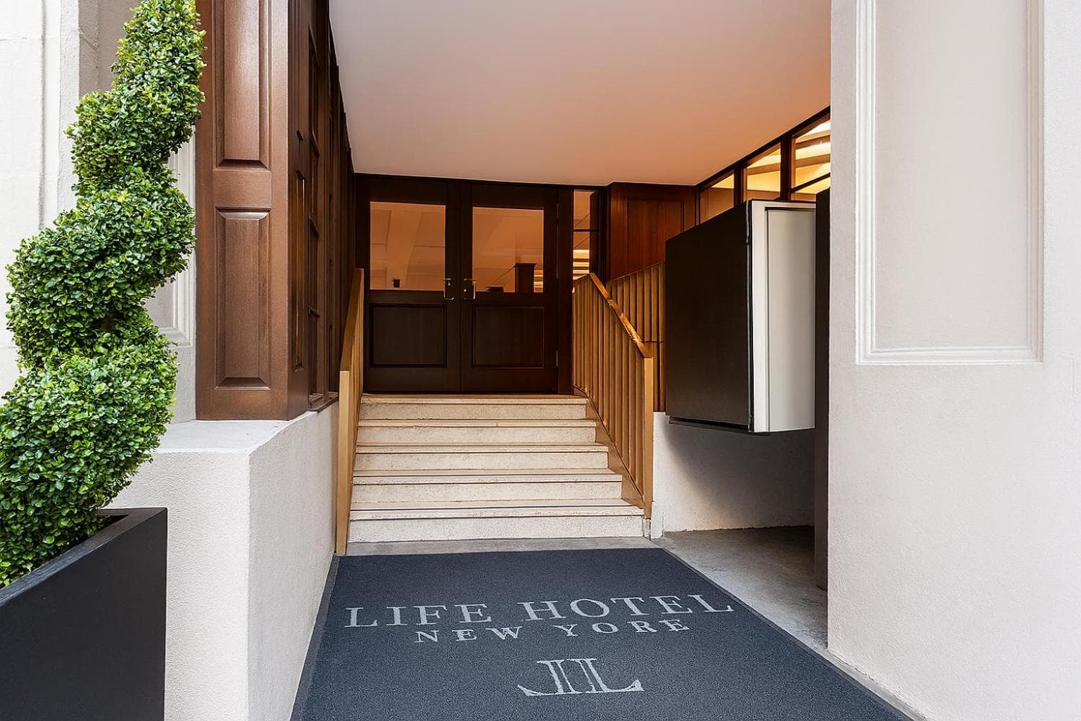 Life Hotel New York