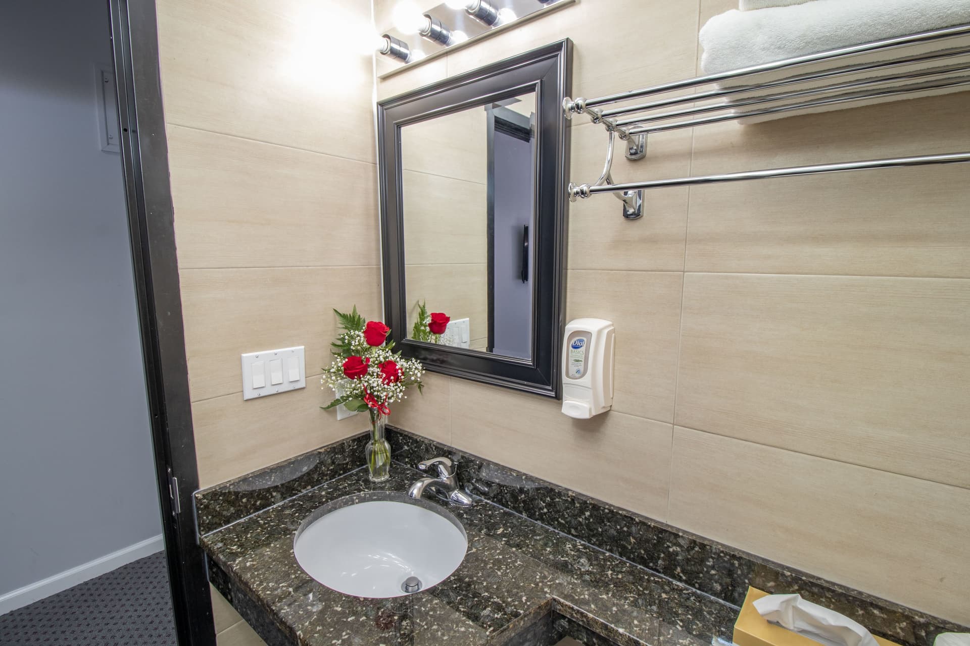 Canal Loft Hotel