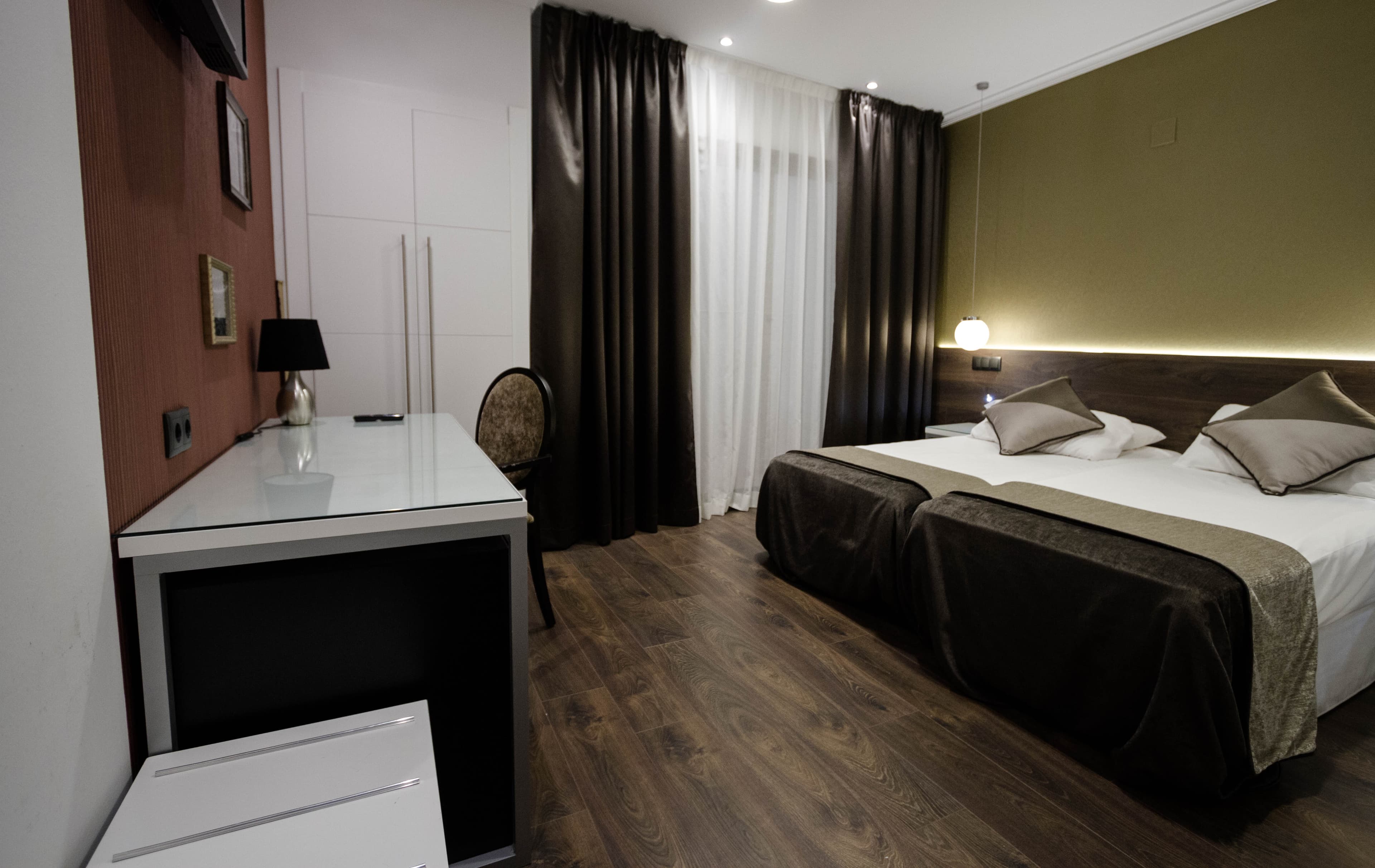 Hotel Moderno Bcn (Old)