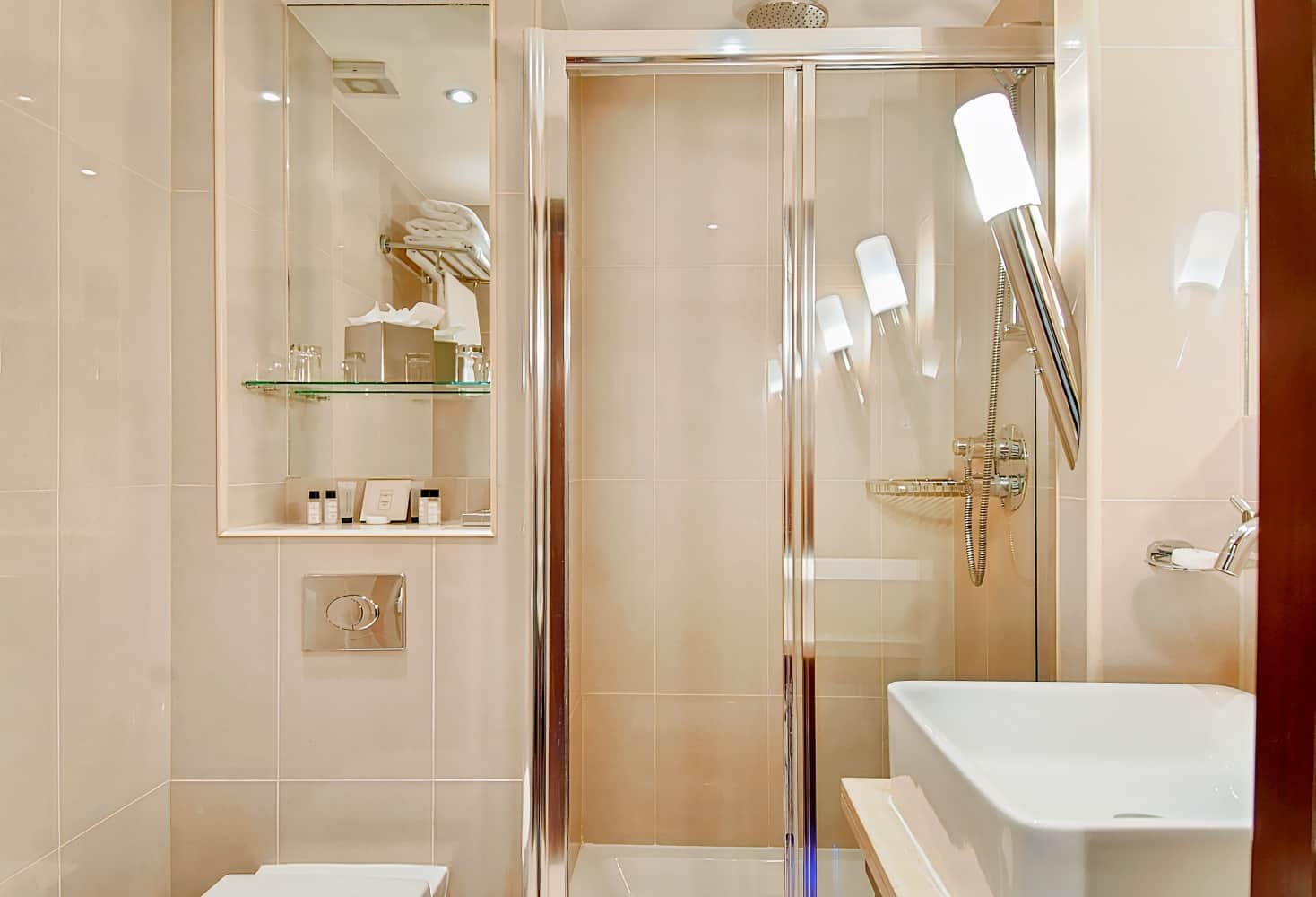 Shaftesbury Hyde Park International