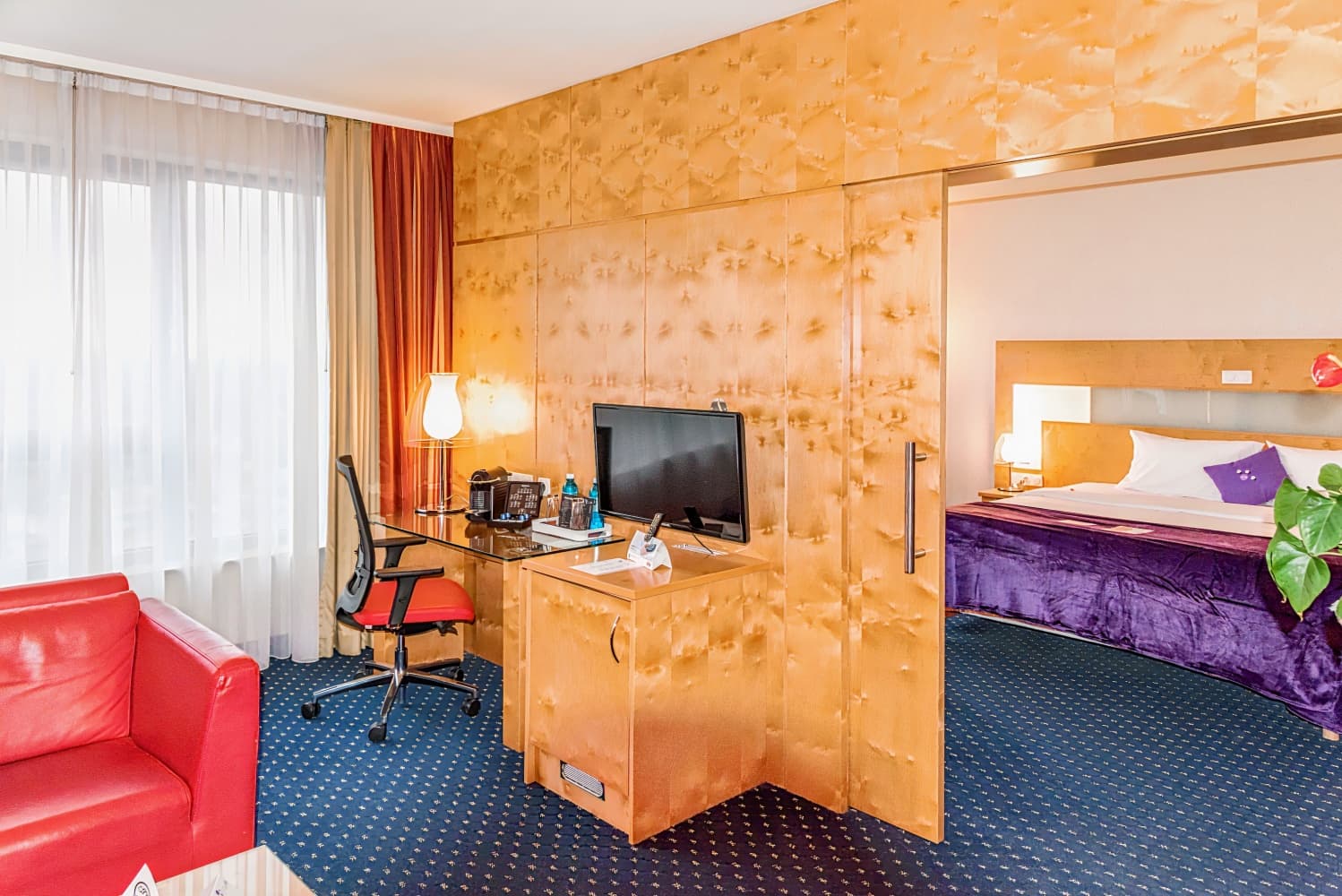 stays by friends Gelsenkirchen