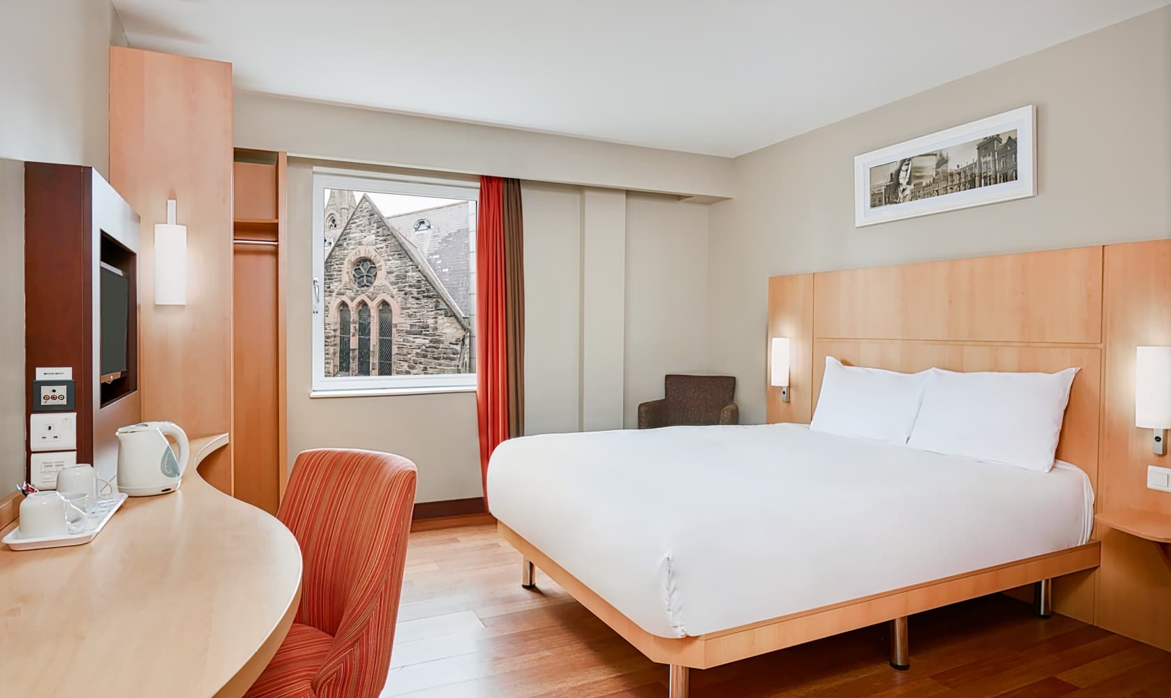 ibis Belfast Queens Quarter