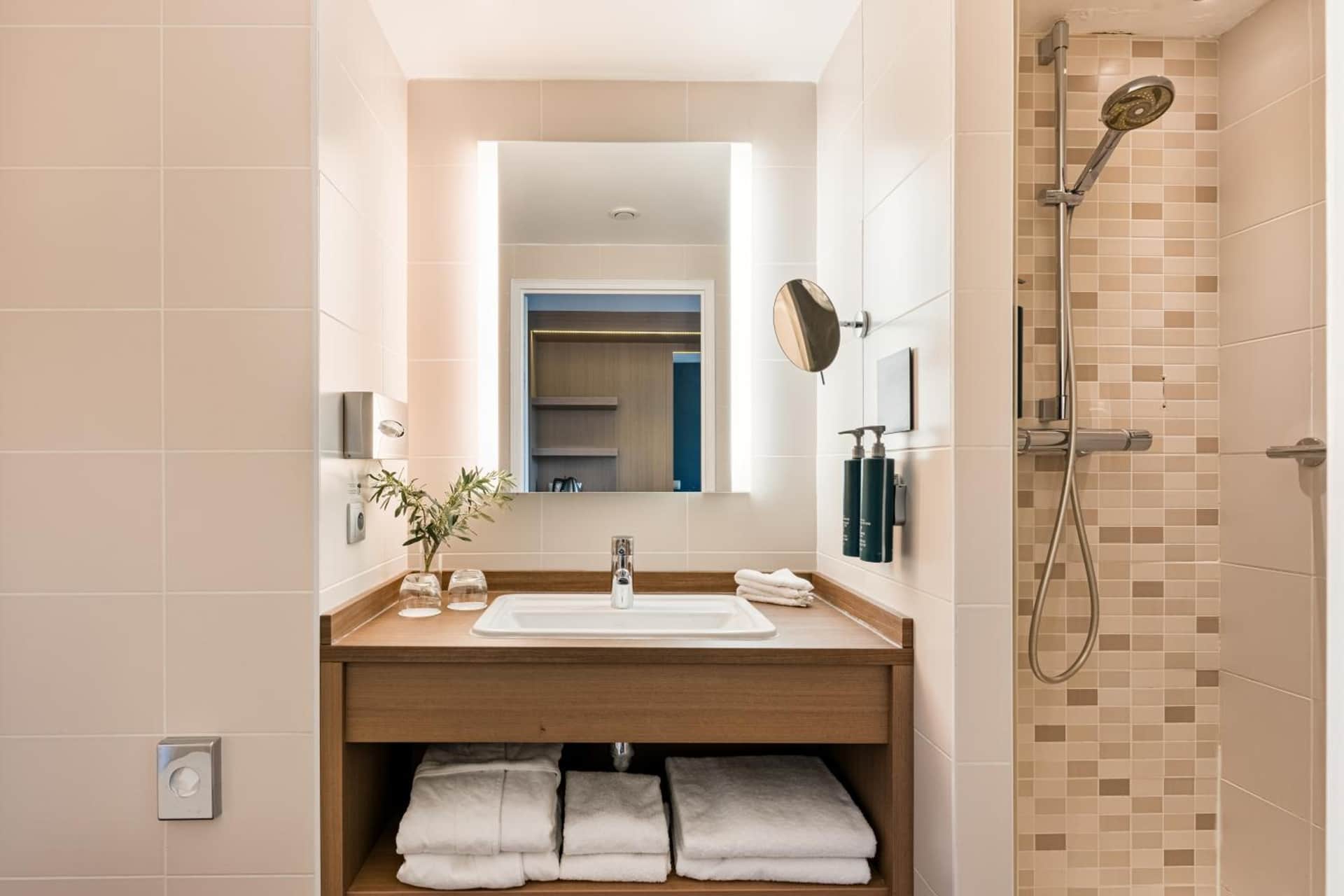 DoubleTree by Hilton Lyon Eurexpo & Spa