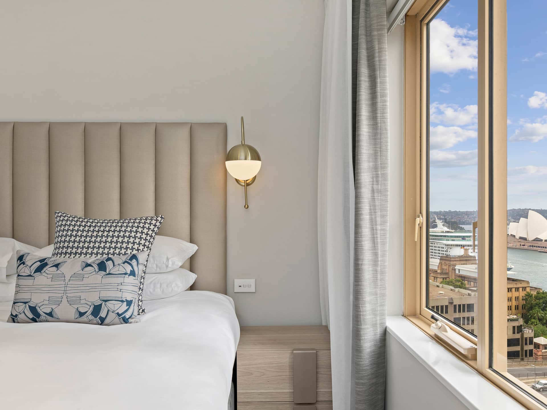 The Sebel Quay West Suites Sydney