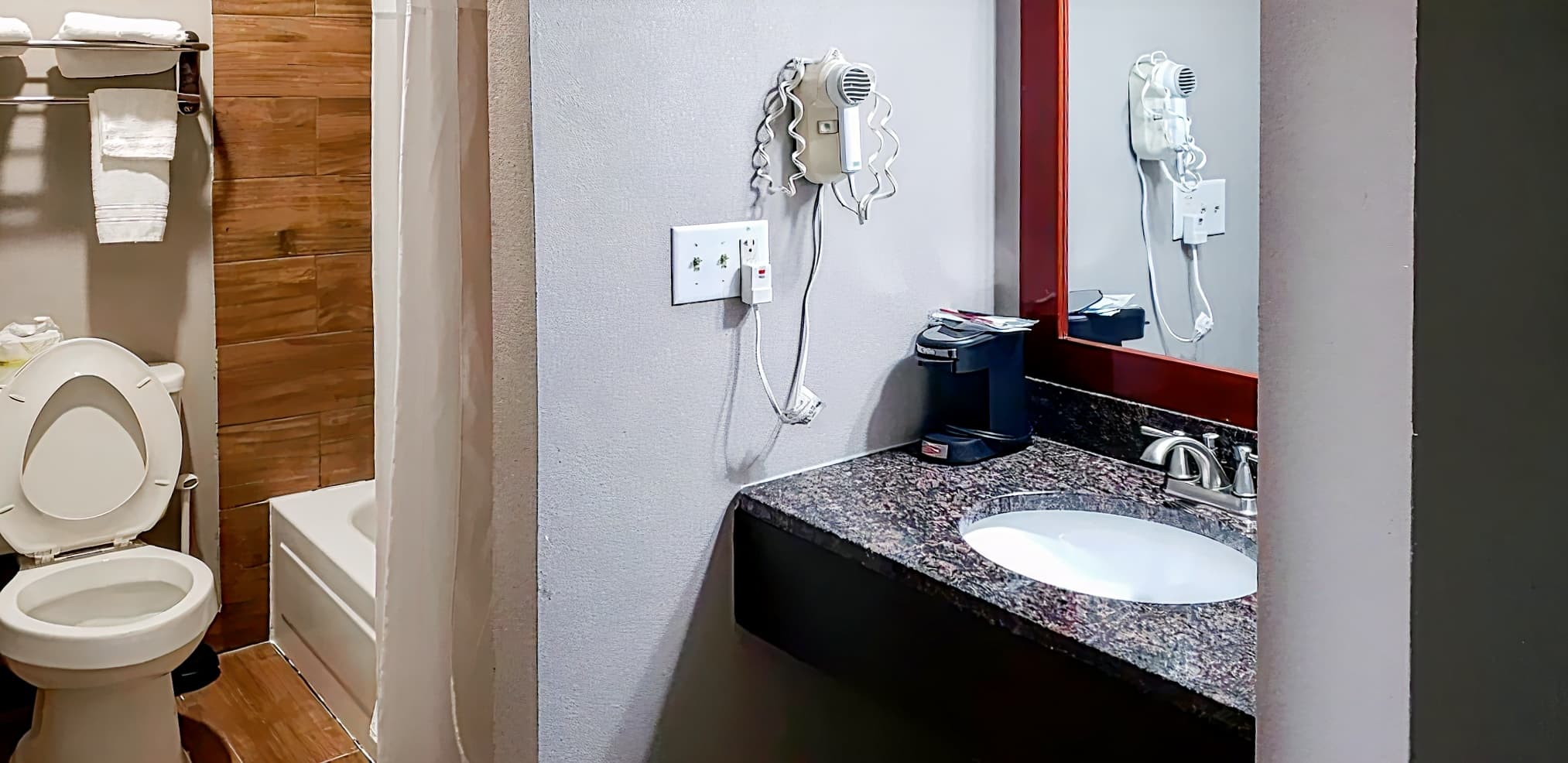 Days Inn by Wyndham Des Moines-West Clive