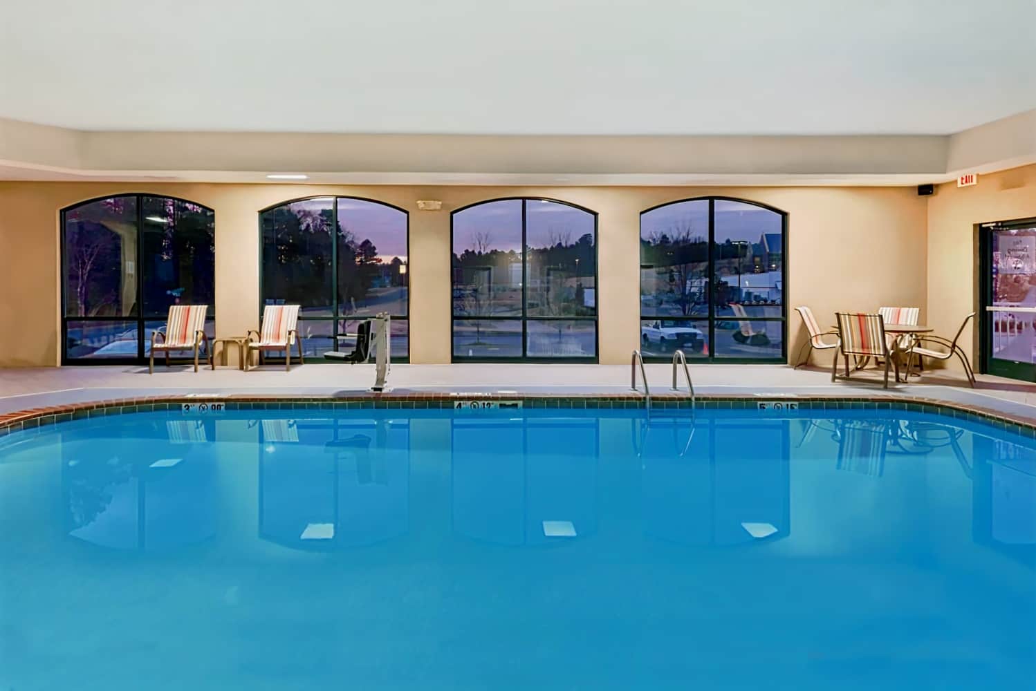 Holiday Inn Express & Suites Little Rock-West