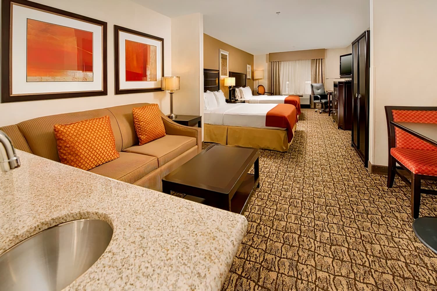 Holiday Inn Express & Suites Columbia - East Elkridge, an IHG Hotel