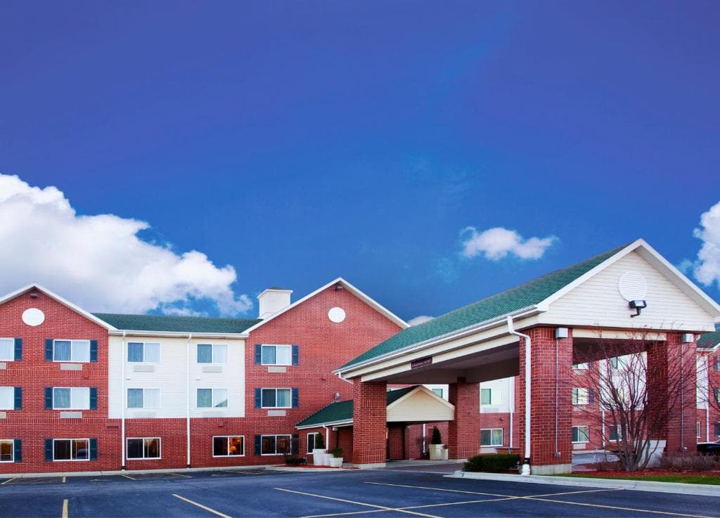 Holiday Inn Express Chicago Northwest-Vernon Hills, an IHG Hotel