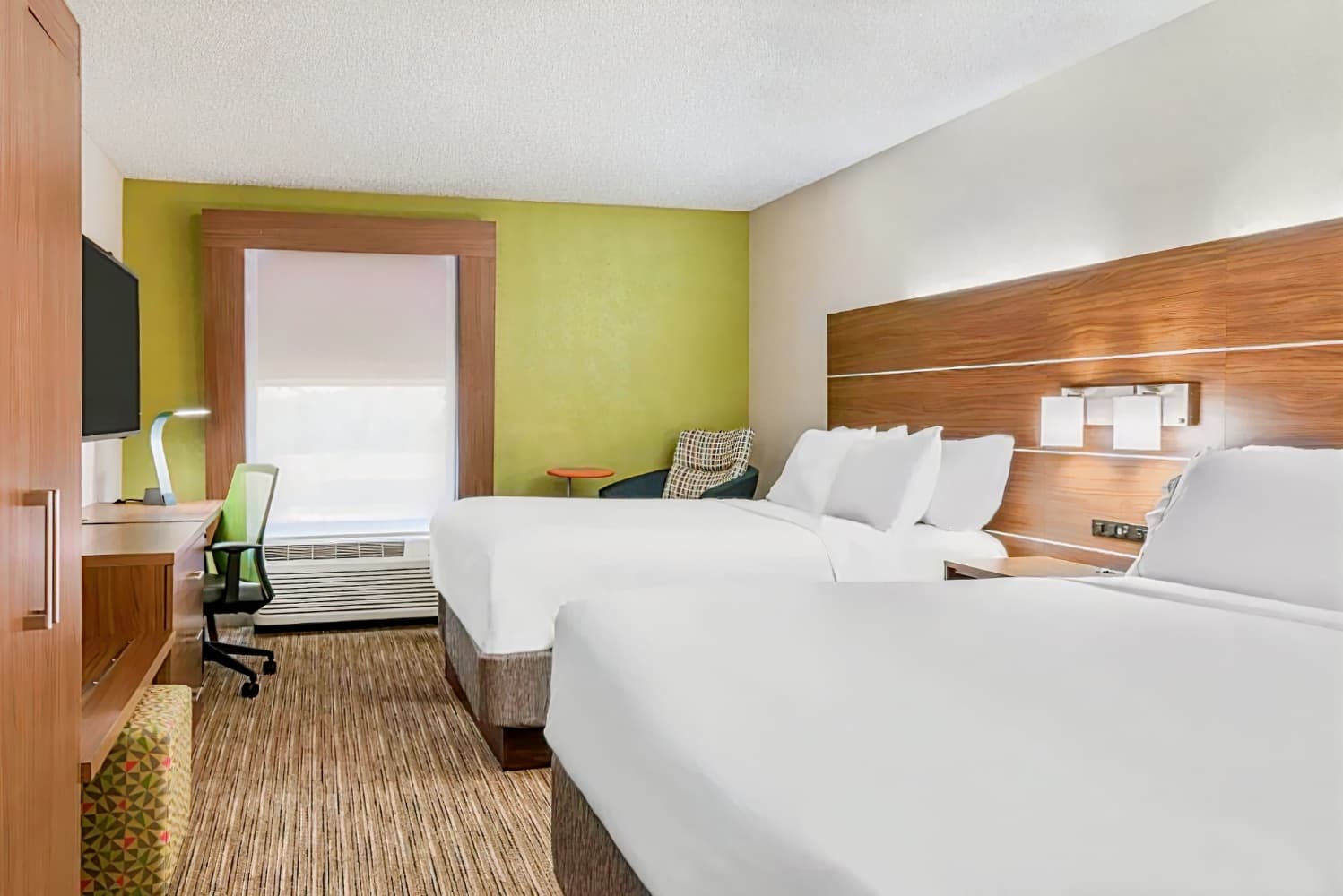 Holiday Inn Express & Suites Bentonville