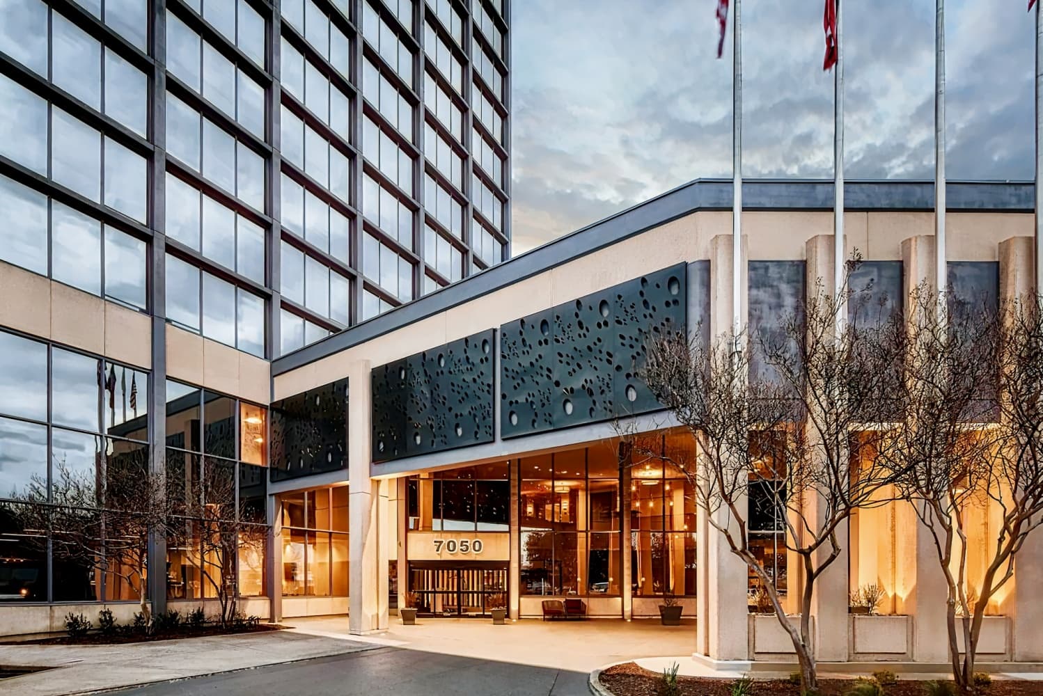 Crowne Plaza Dallas Market Center