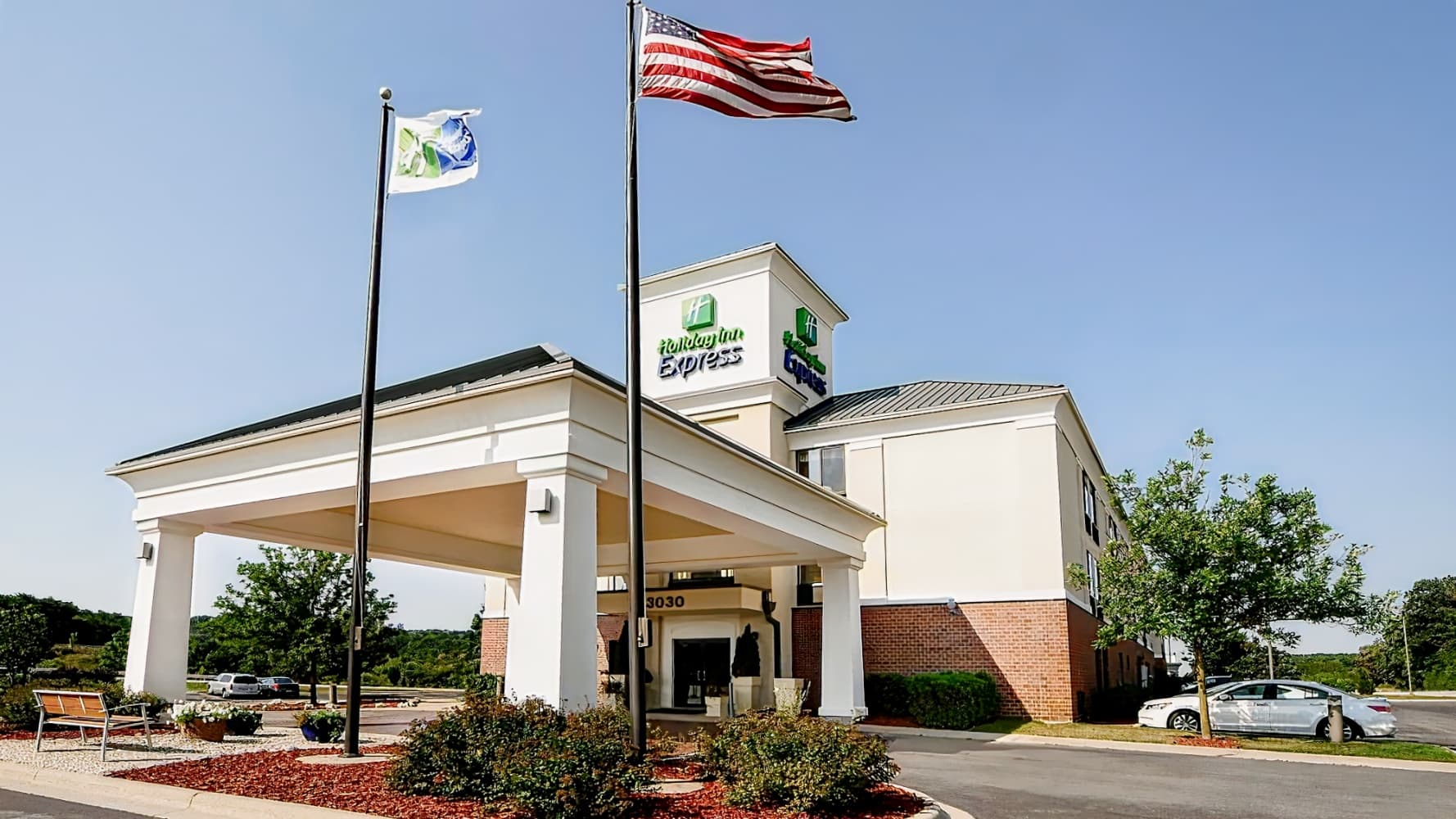 Holiday Inn Express - Delafield