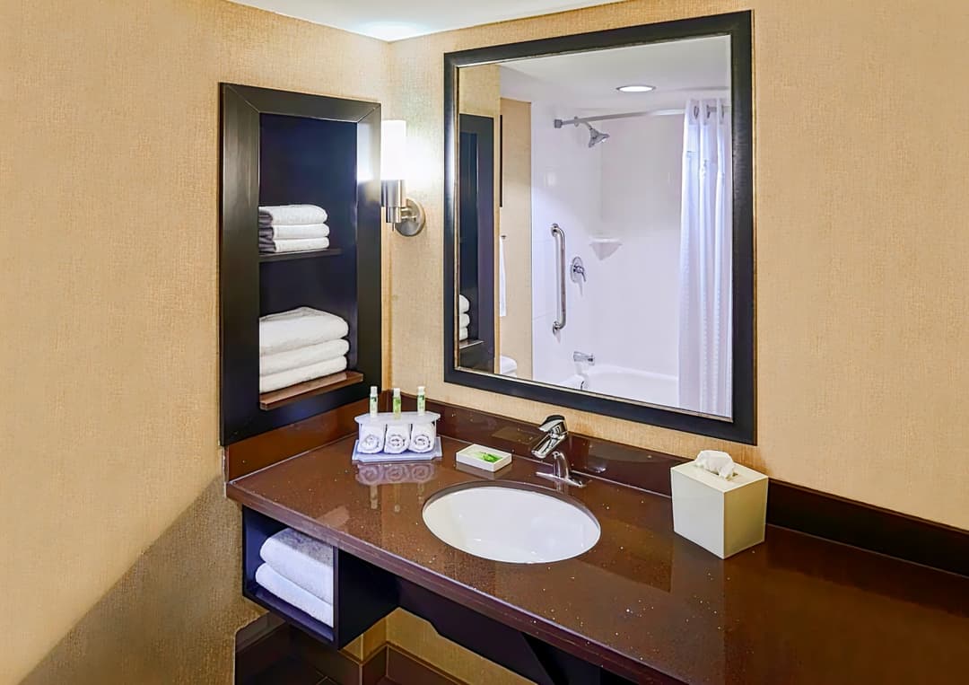 Holiday Inn Express and Suites Timmins