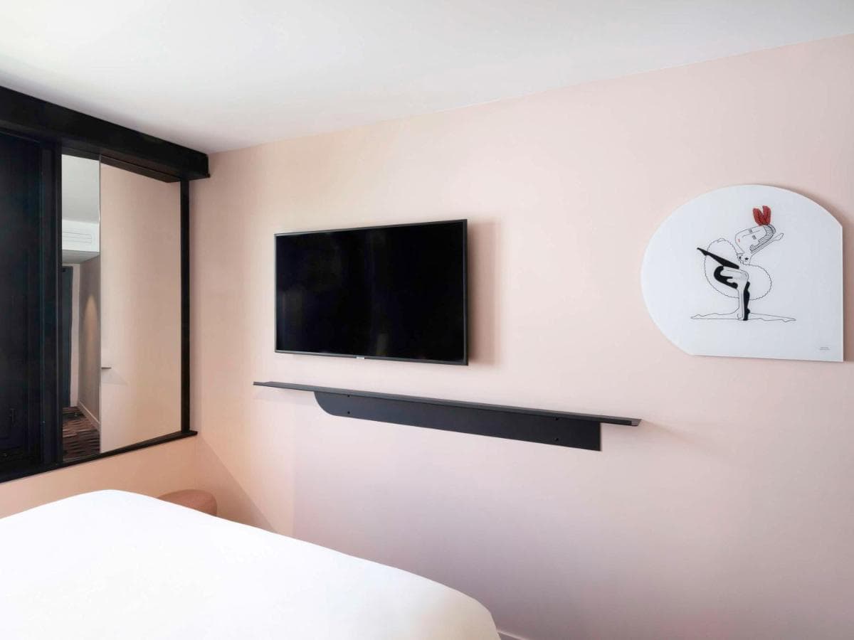 TRIBE Paris Batignolles