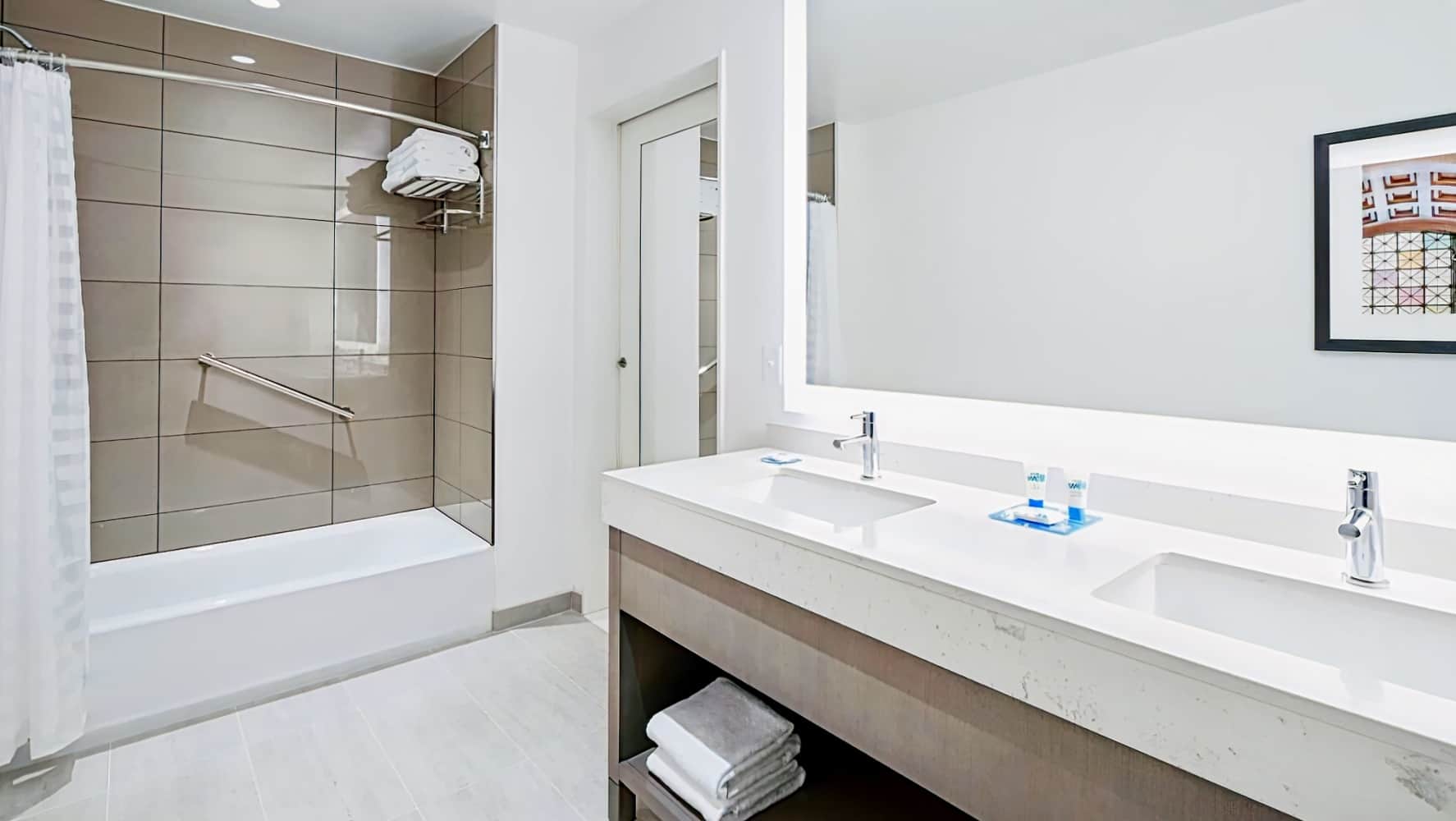 Hyatt House Washington DC / The Wharf