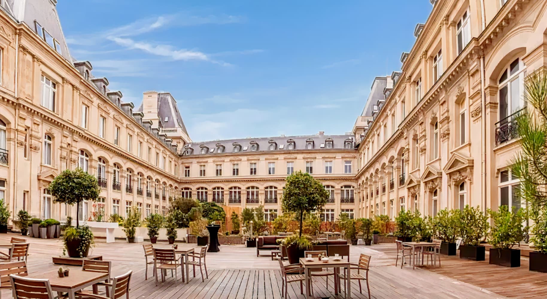 Crowne Plaza Paris République, an IHG Hotel