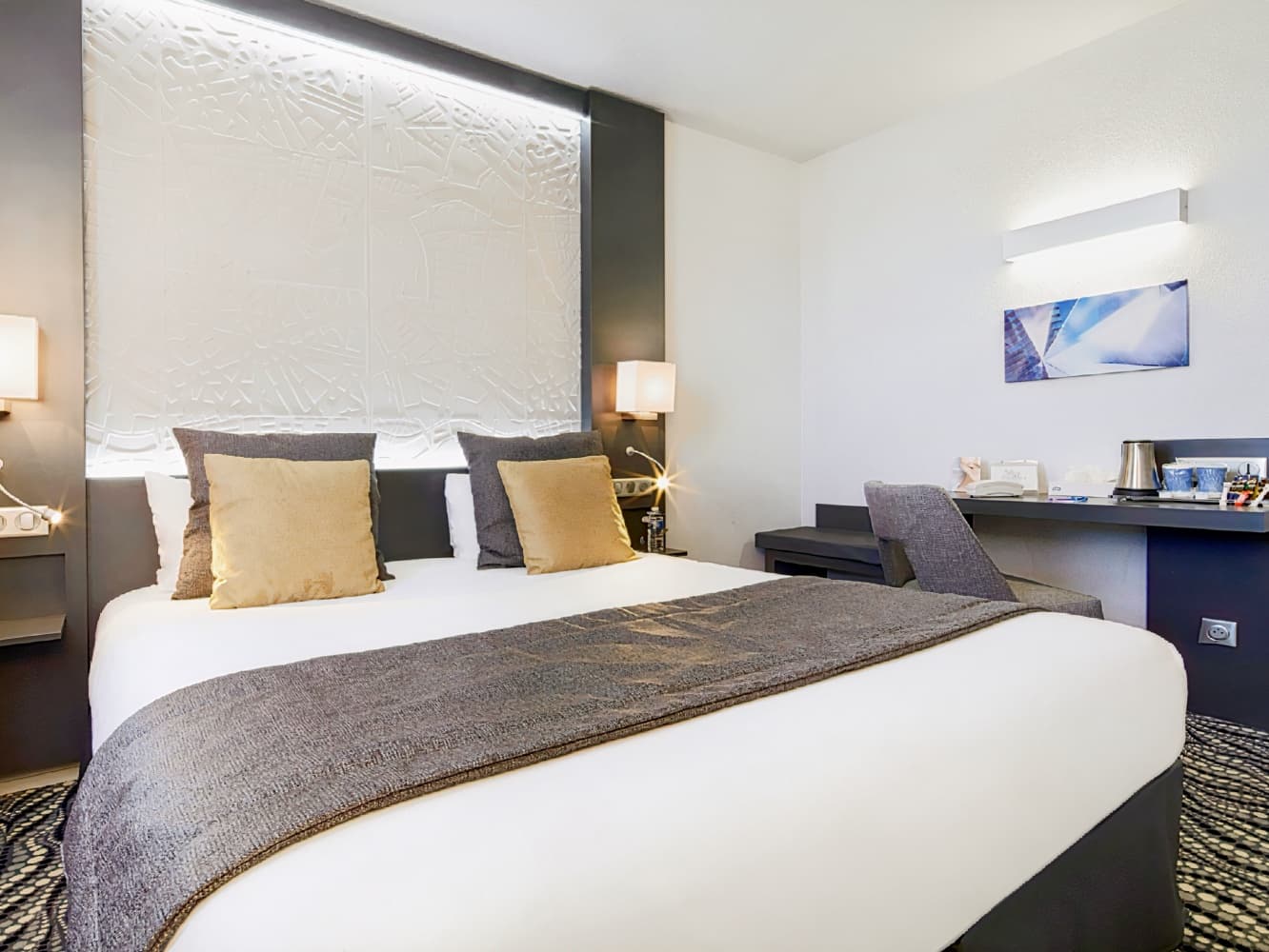 Kyriad Paris Ouest - Bezons La Défense