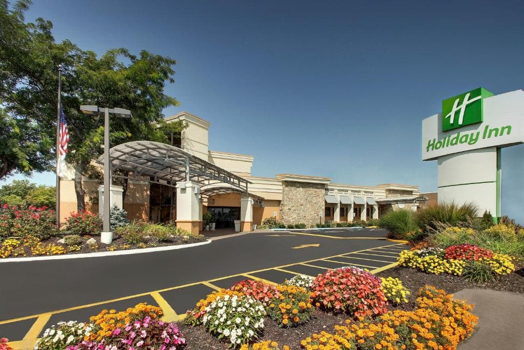 Holiday Inn Westbury – Long Island