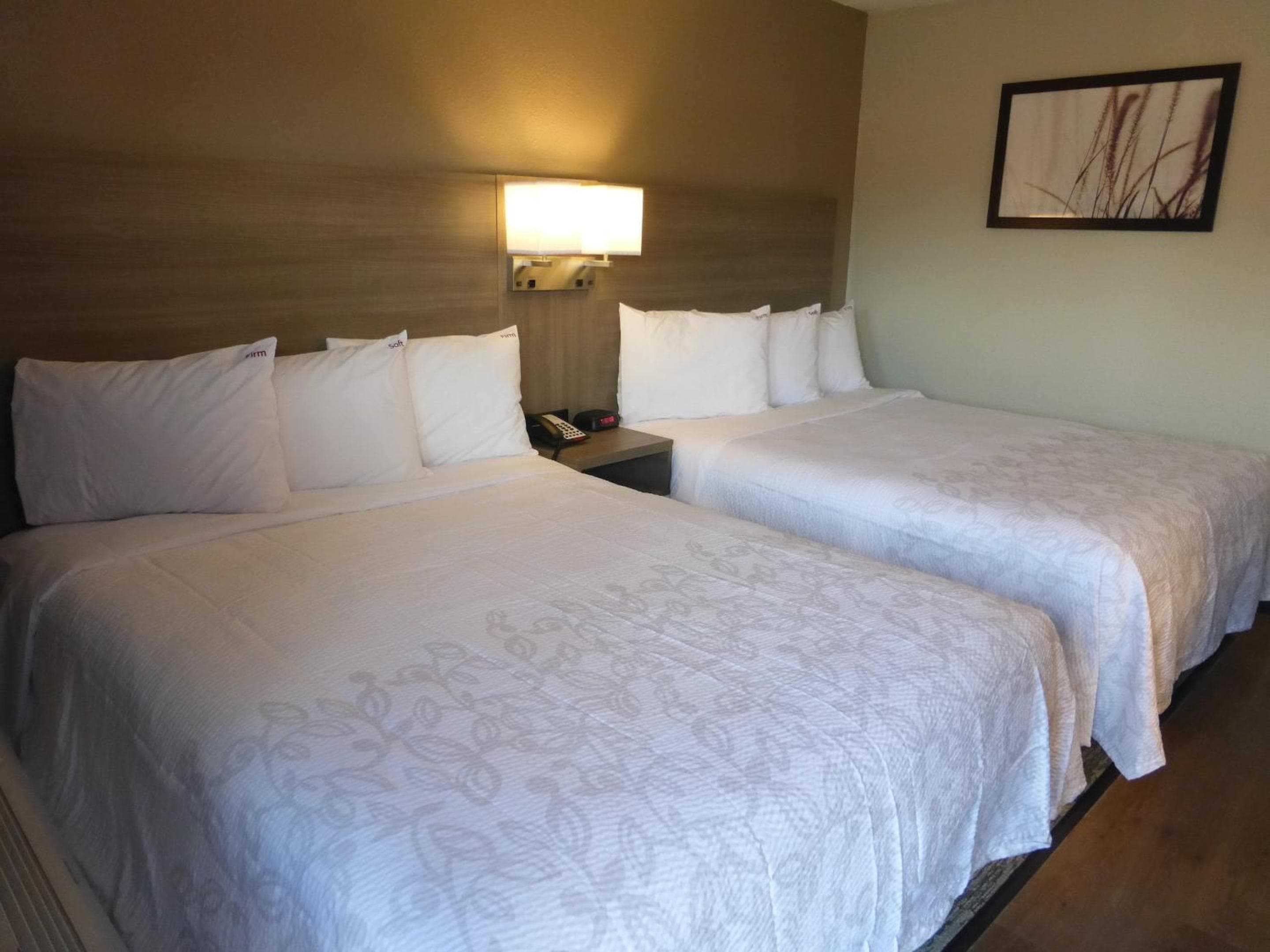 Red Roof Plus Bourbonnais