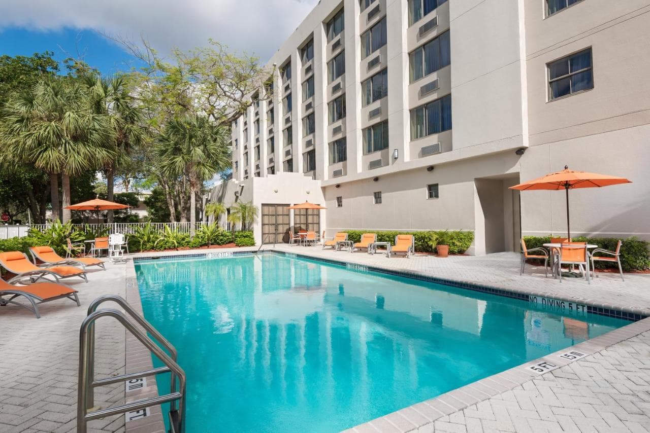Holiday Inn Express Hotel & Suites Ft. Lauderdale-Plantation, an IHG Hotel