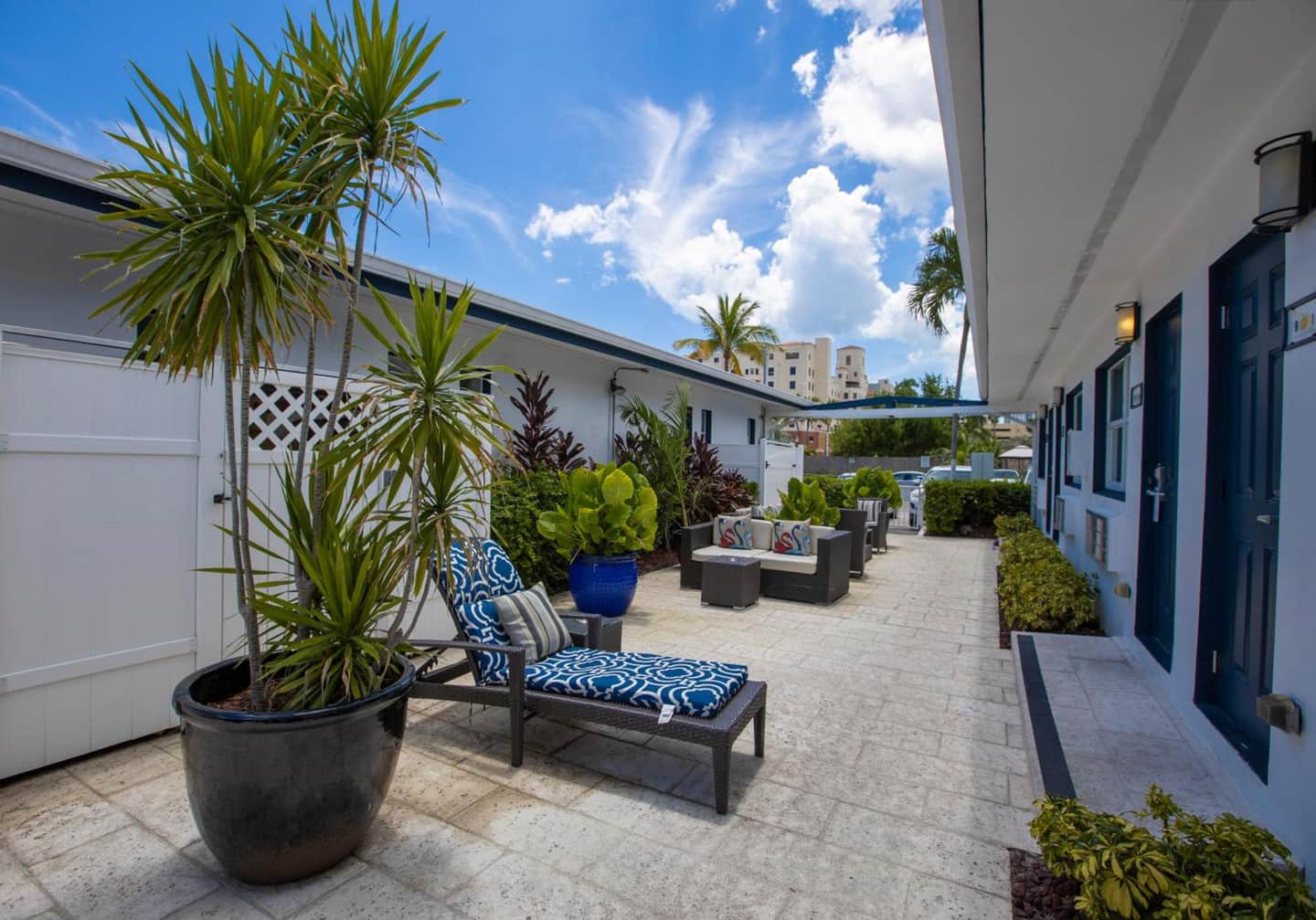 Hollywood Beach Suites and Hotel