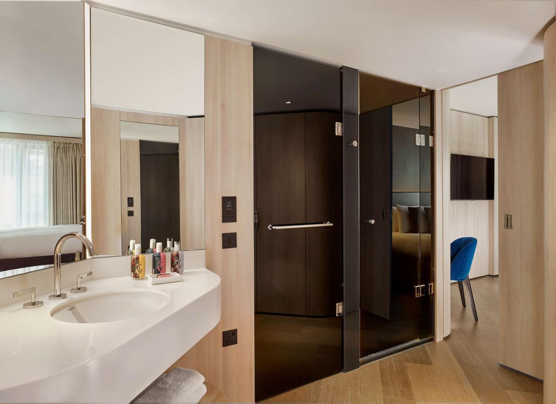 The Westminster London Curio Collection by Hilton