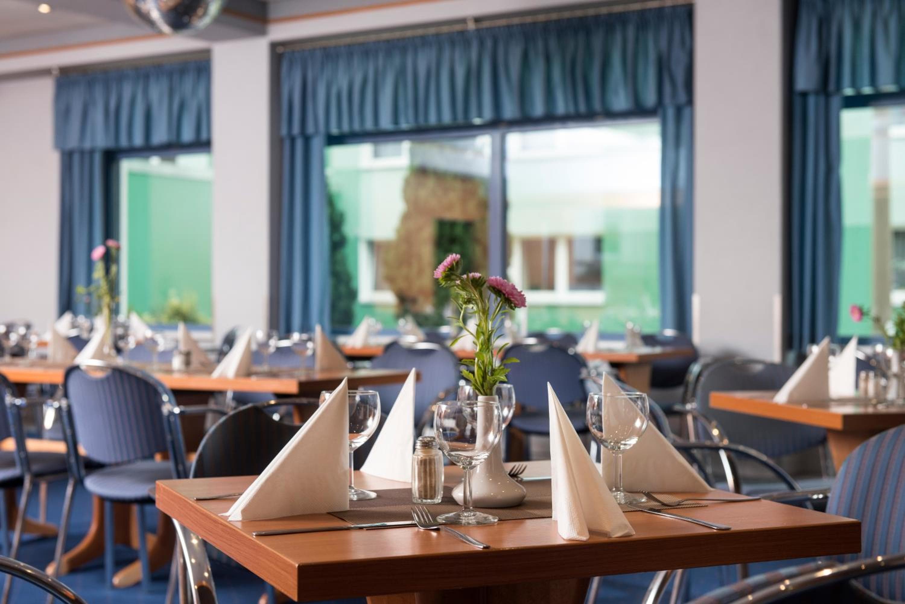 Good Morning + Berlin City East