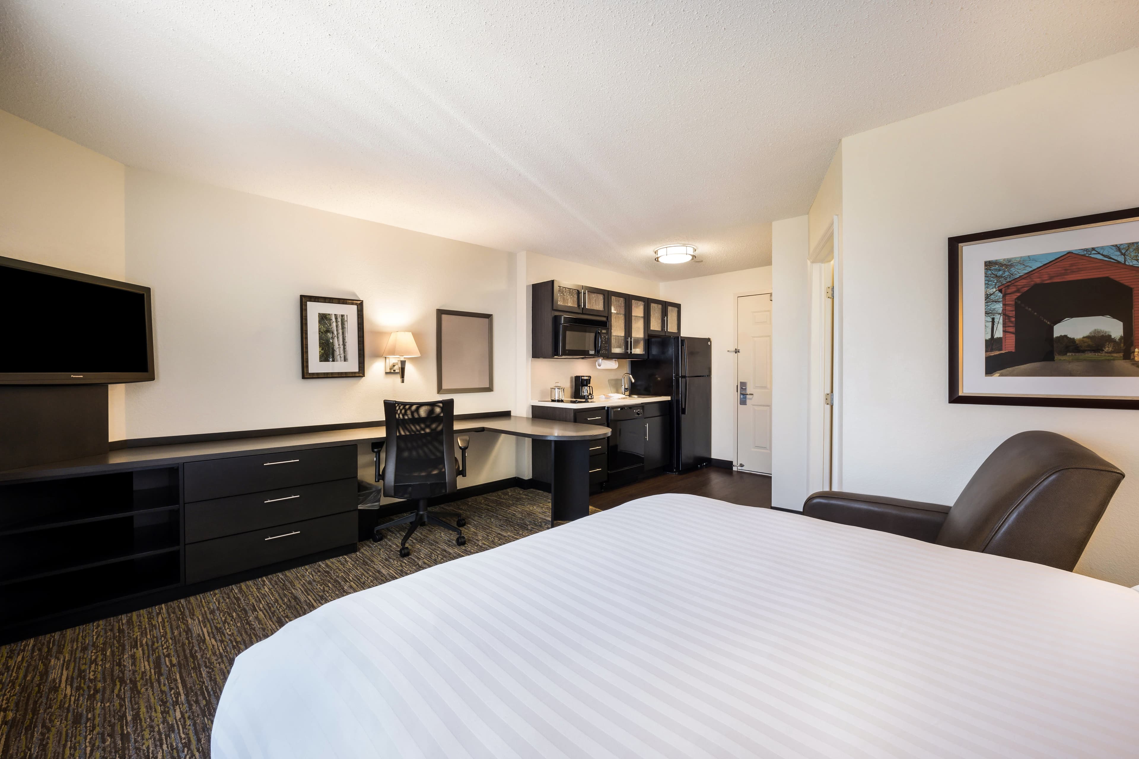 Sonesta Simply Suites Cleveland North Olmsted Airport