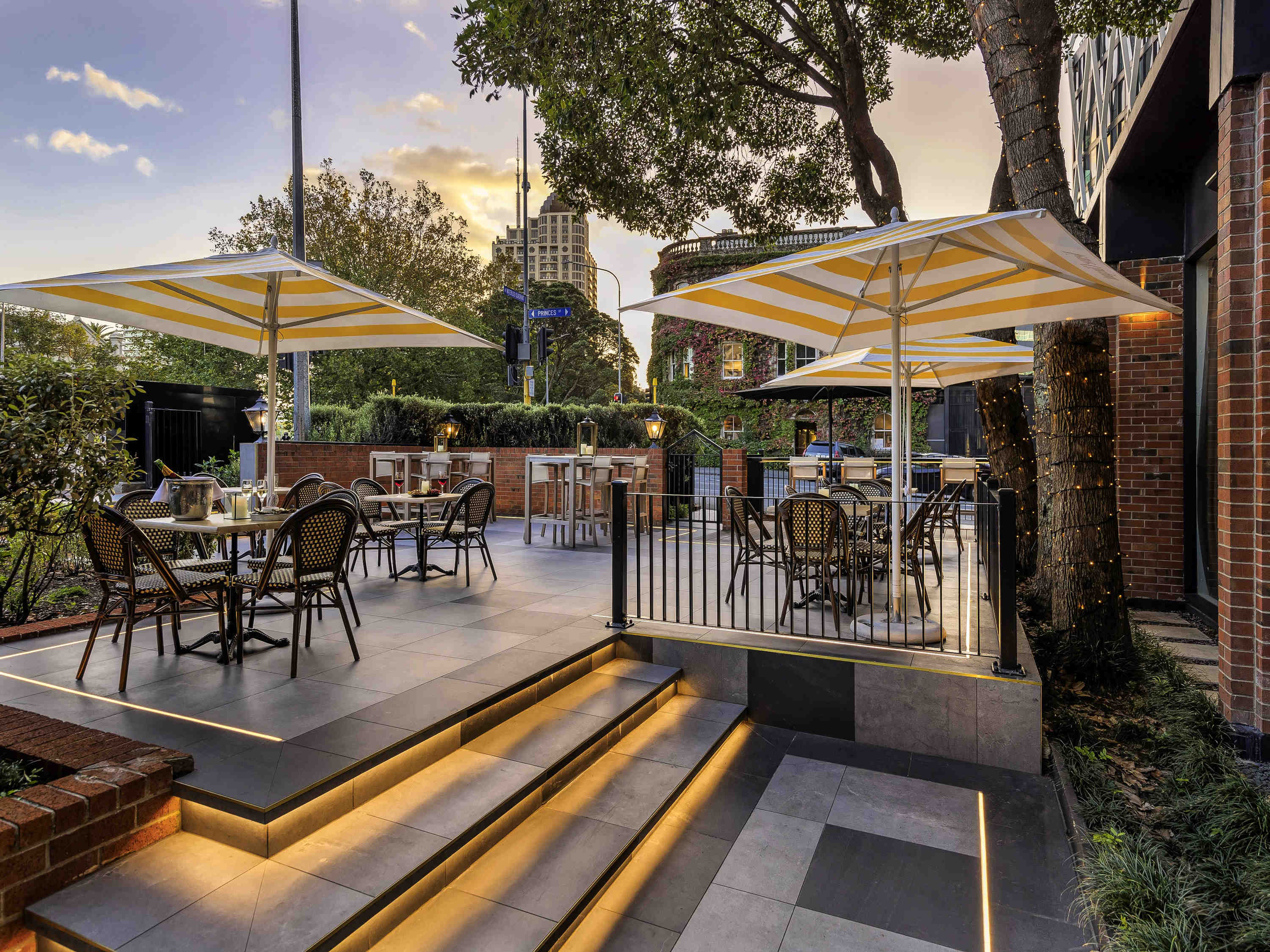 Pullman Auckland Hotel & Apartments