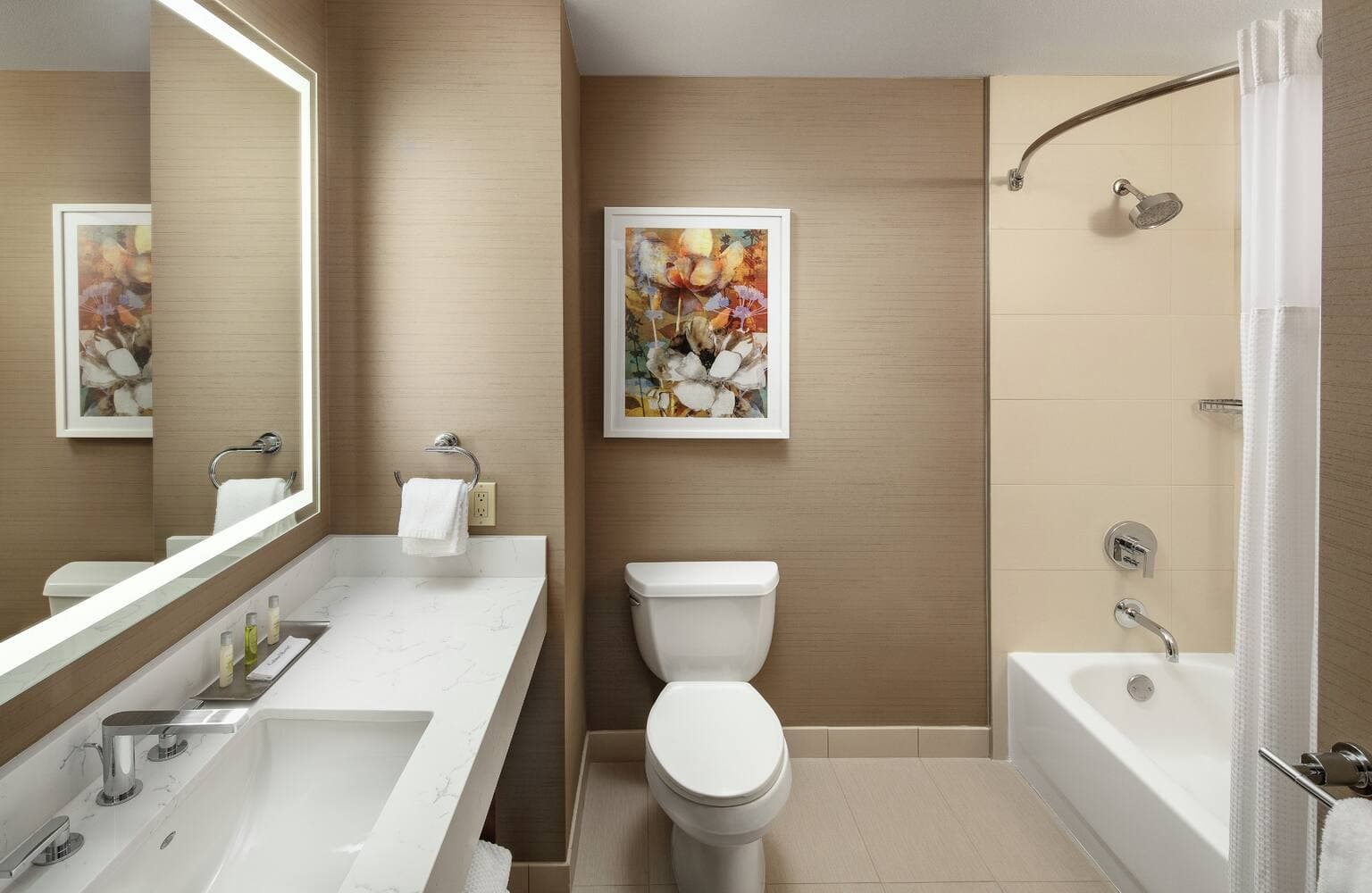 DoubleTree by Hilton Ontario Airport