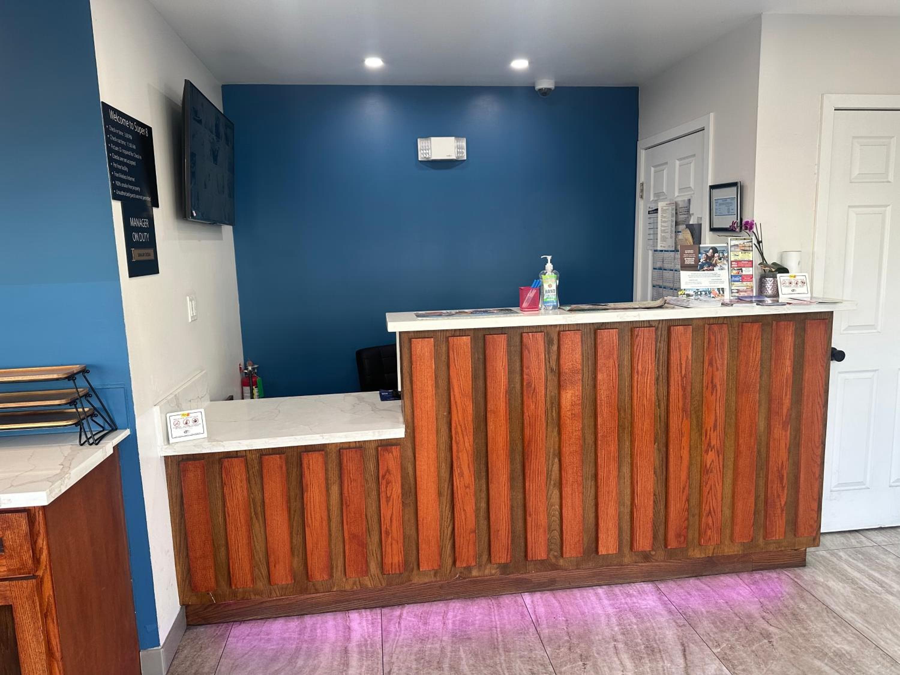 Super 8 by Wyndham Oceanside Downtown