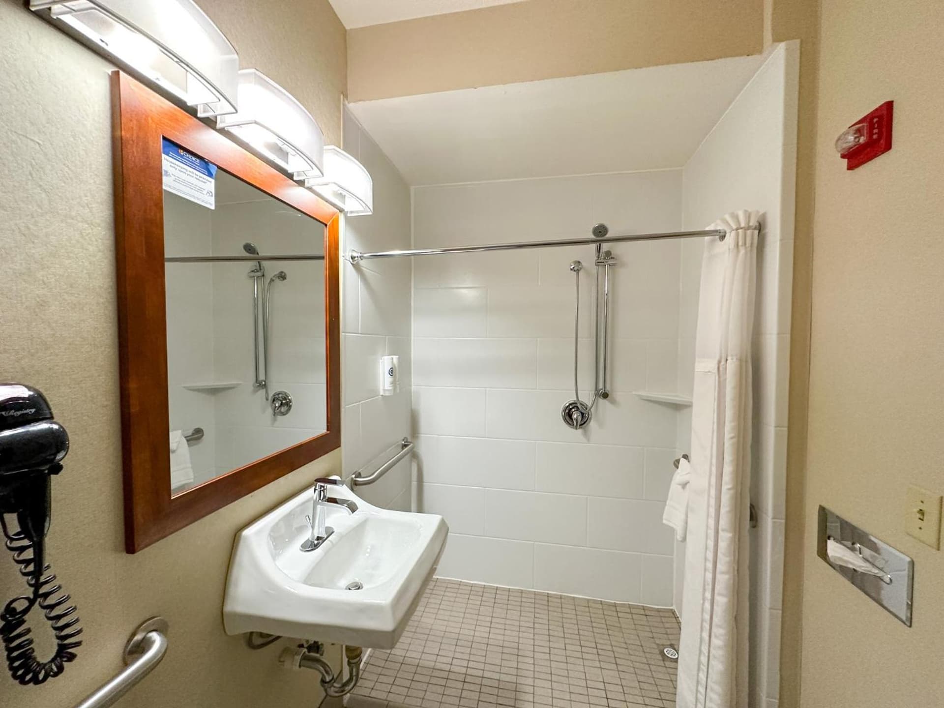 Comfort Inn & Suites Geneva - West Chicago