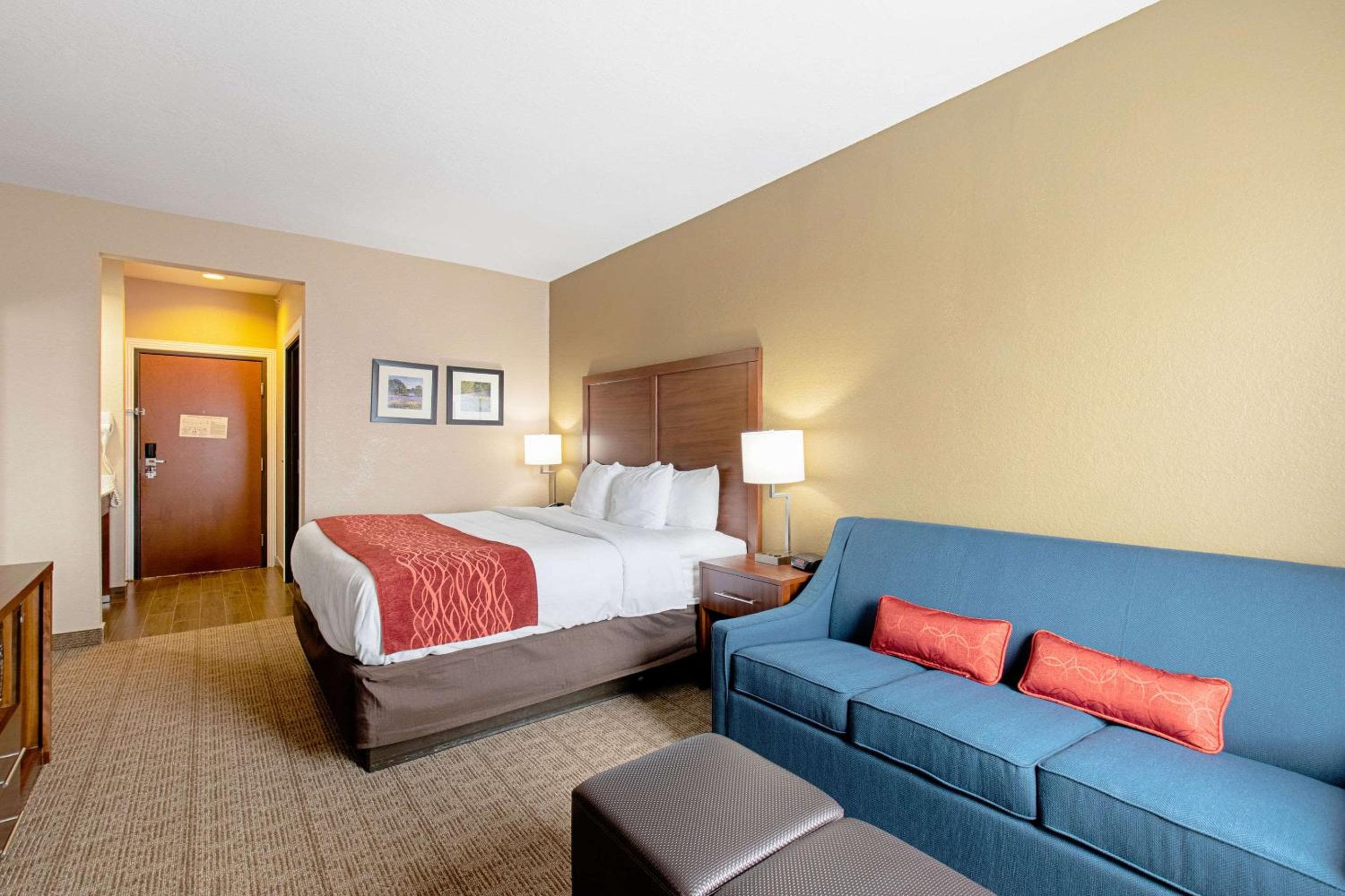 Comfort Inn & Suites and Suites Fredericksburg