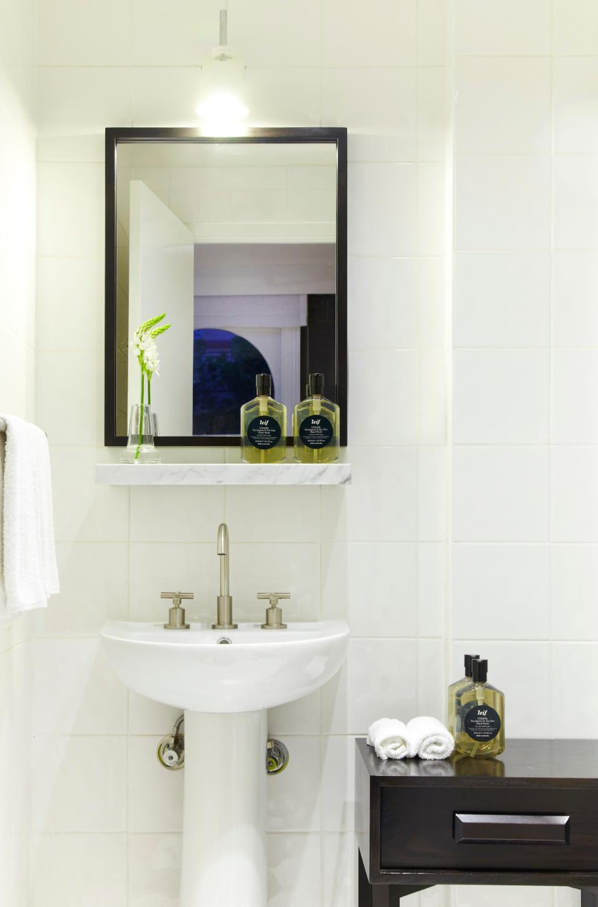 Harbour Rocks Hotel