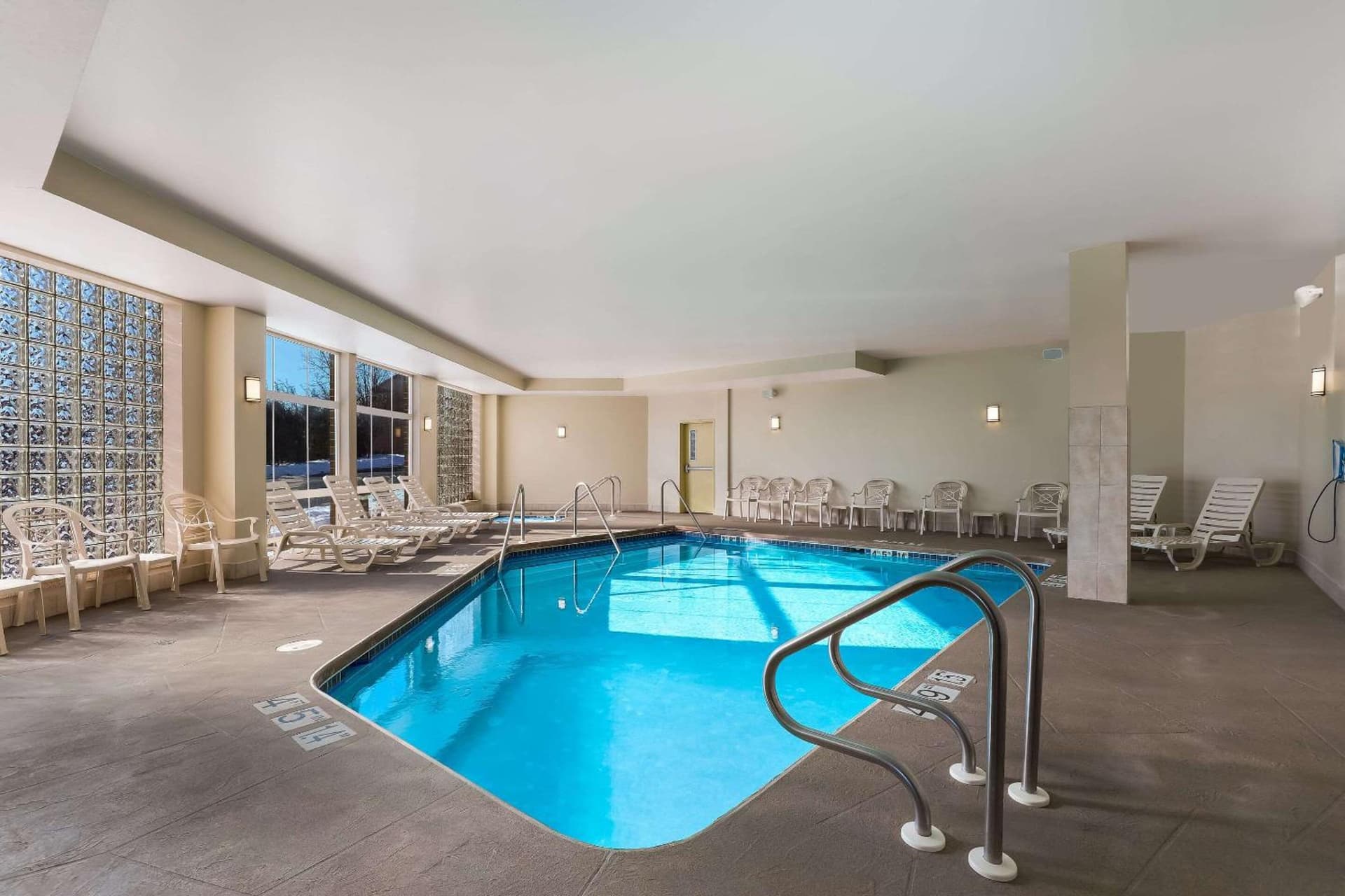 MainStay Suites Fitchburg - Madison