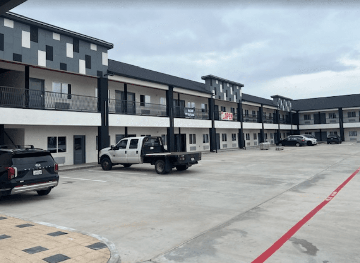 Clarion Pointe Spring