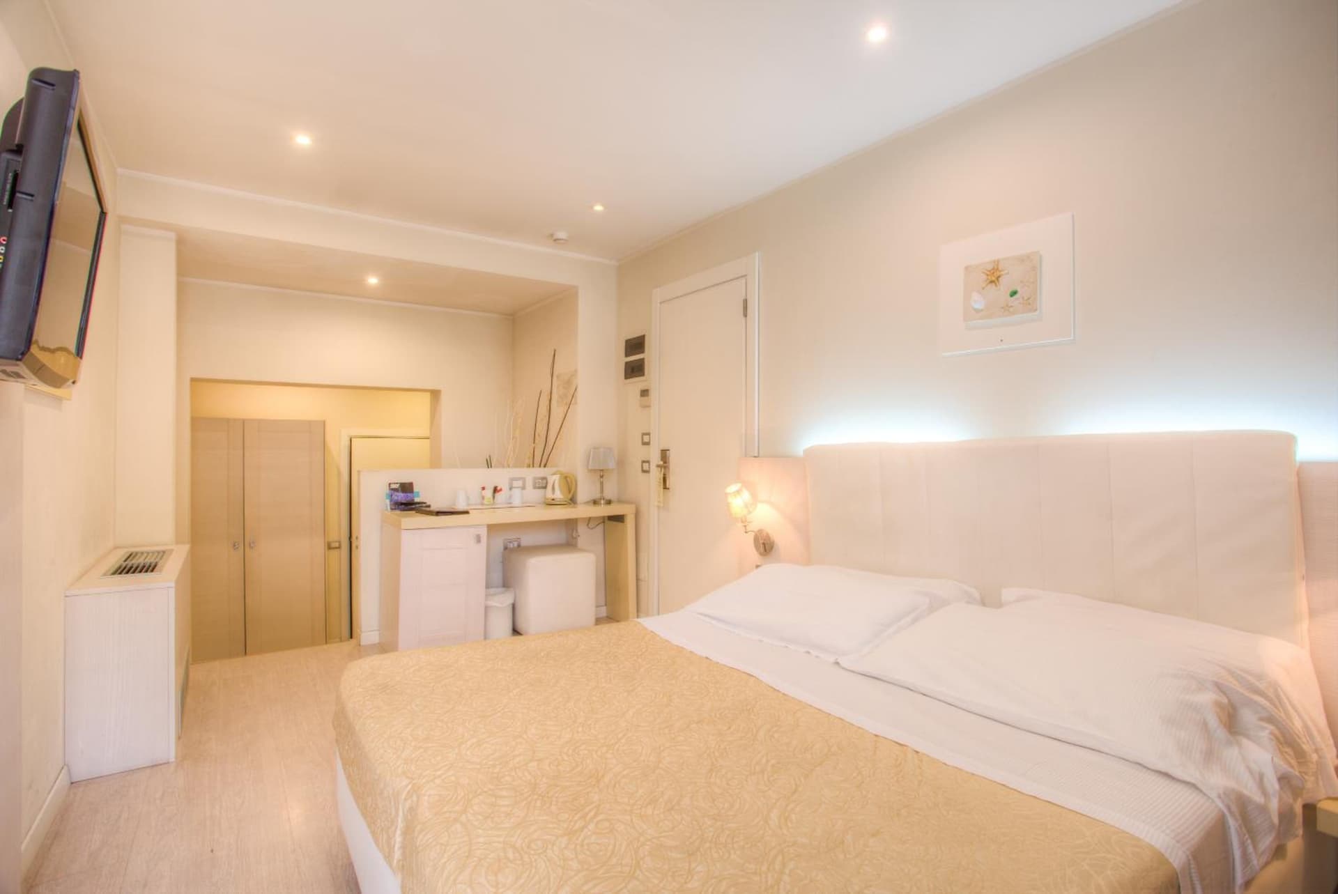 Ferretti Beach Hotel