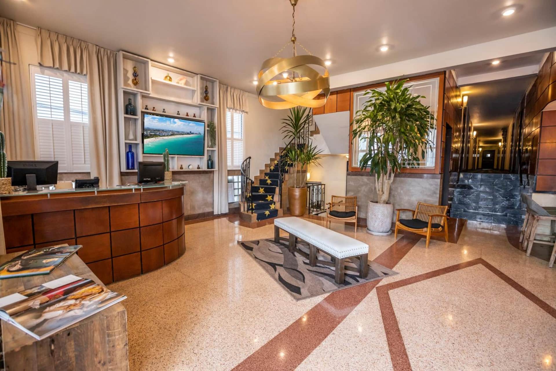 Chesterfield Hotel & Suites