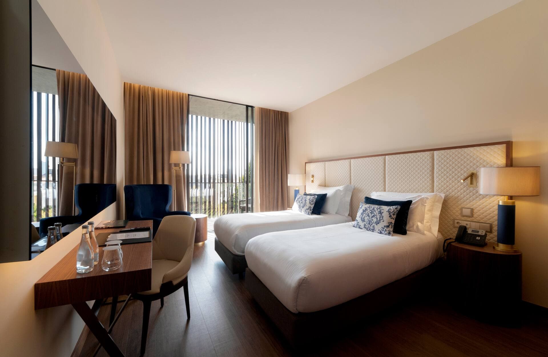 Boeira Garden Hotel Porto Gaia, Curio Collection by Hilton