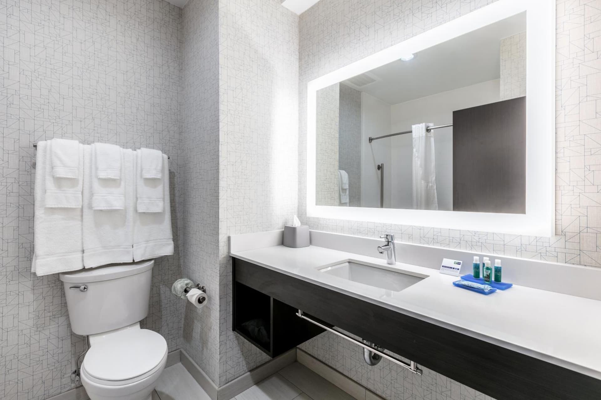 Holiday Inn Express & Suites Jersey City North - Hoboken by IHG