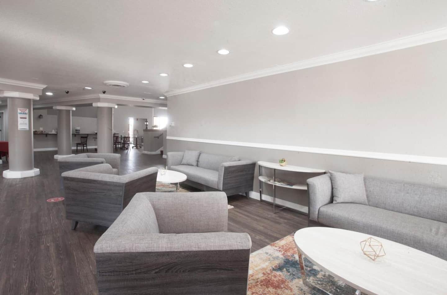 Ramada by Wyndham Barstow