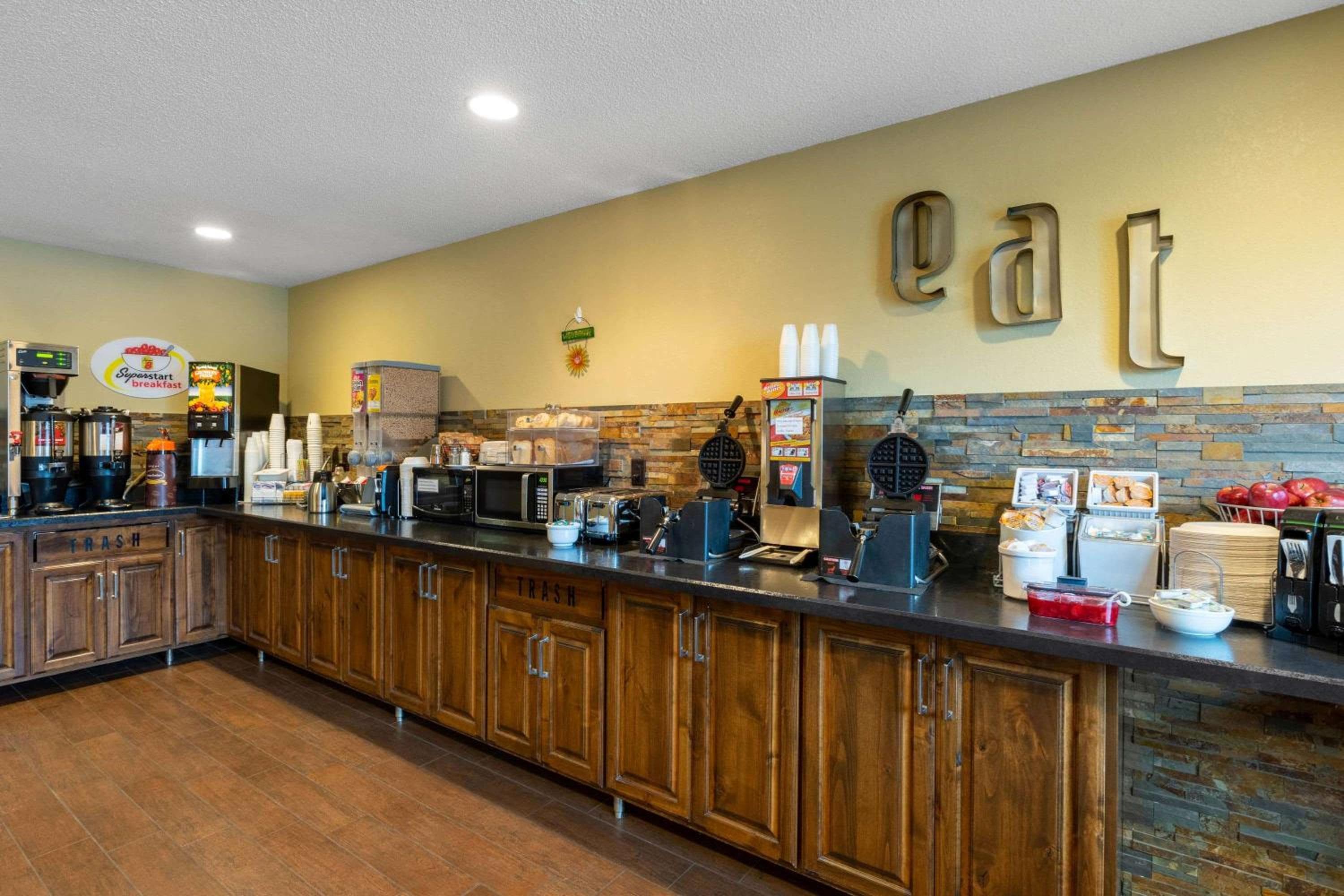 Super 8 by Wyndham Bemidji MN