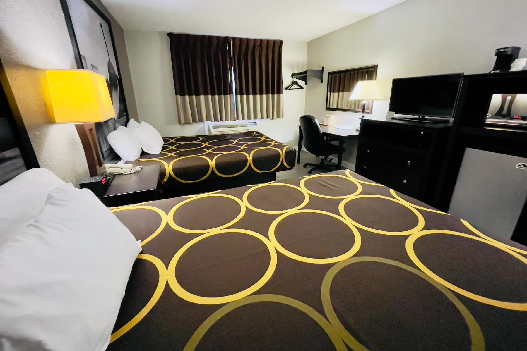Super 8 by Wyndham Shakopee