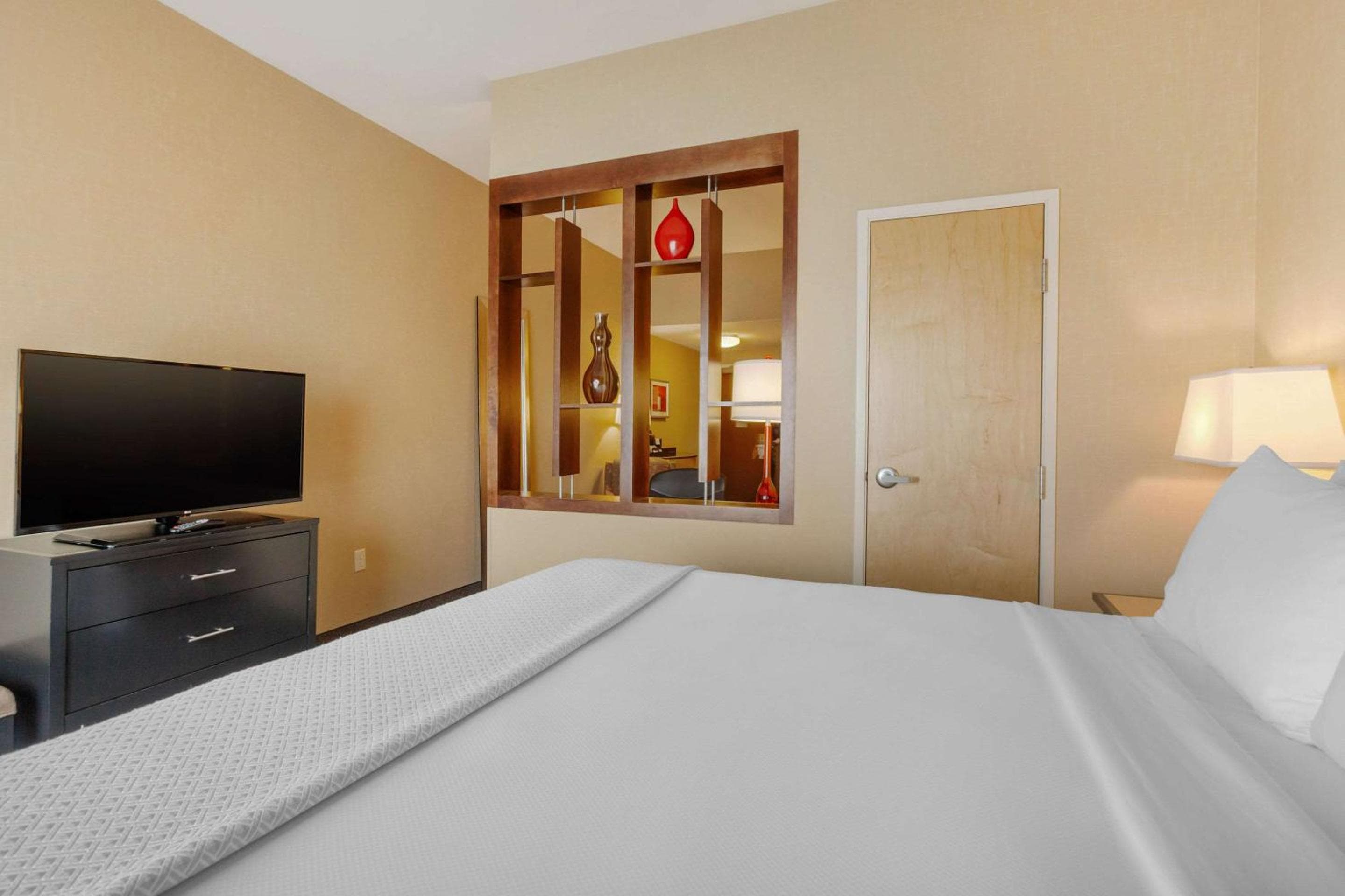 Cambria Hotel Denver International Airport