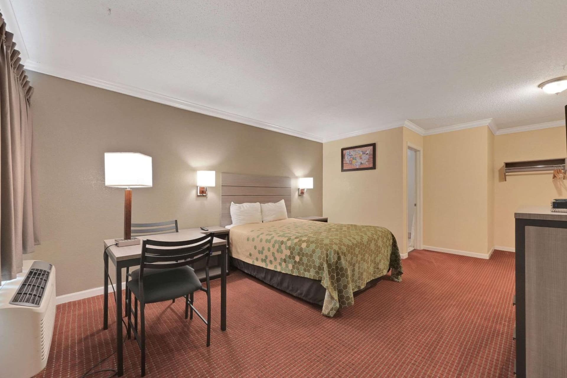 Econo Lodge Woodland near I-5