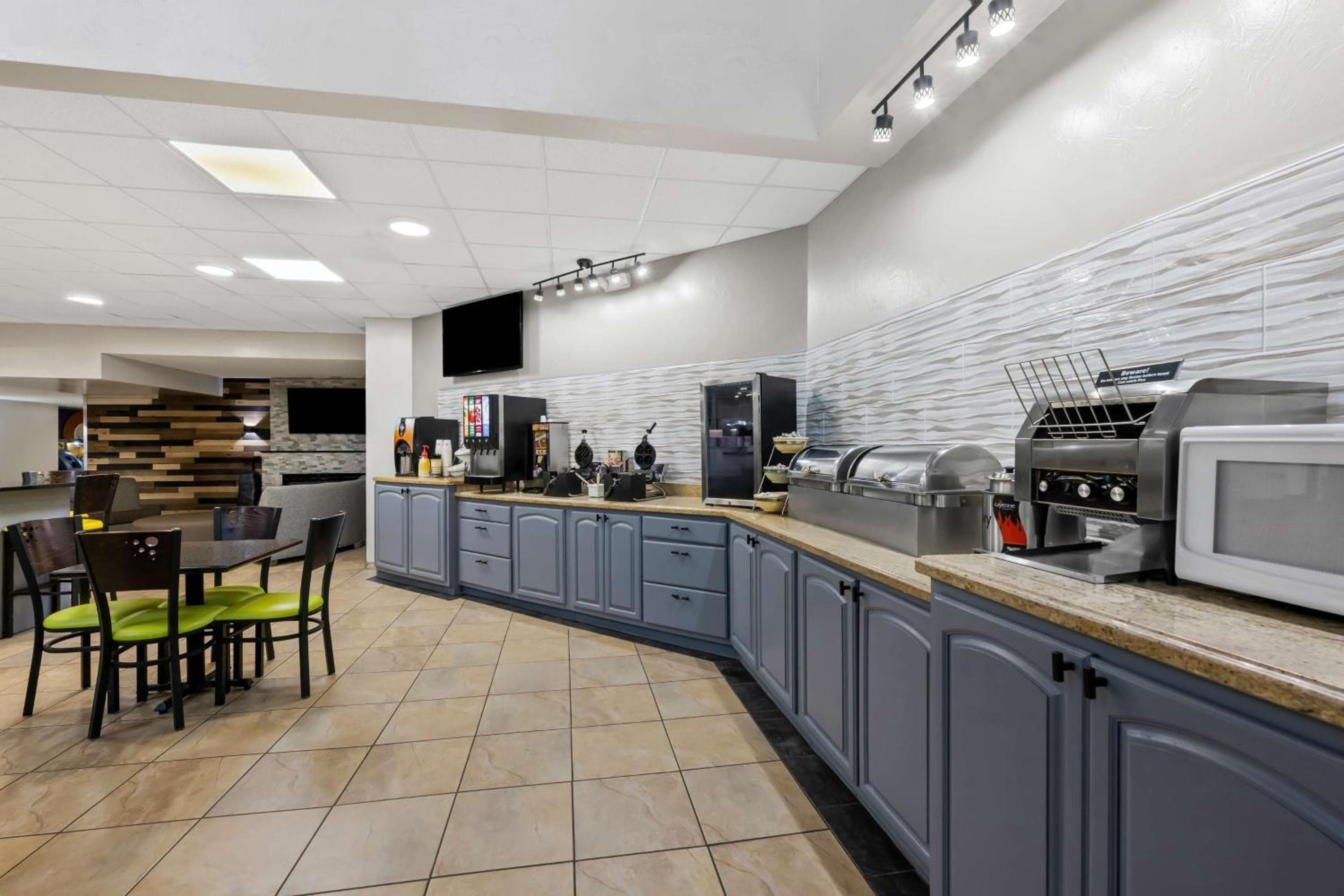 SureStay Plus Hotel by Best Western Lubbock Medical Center