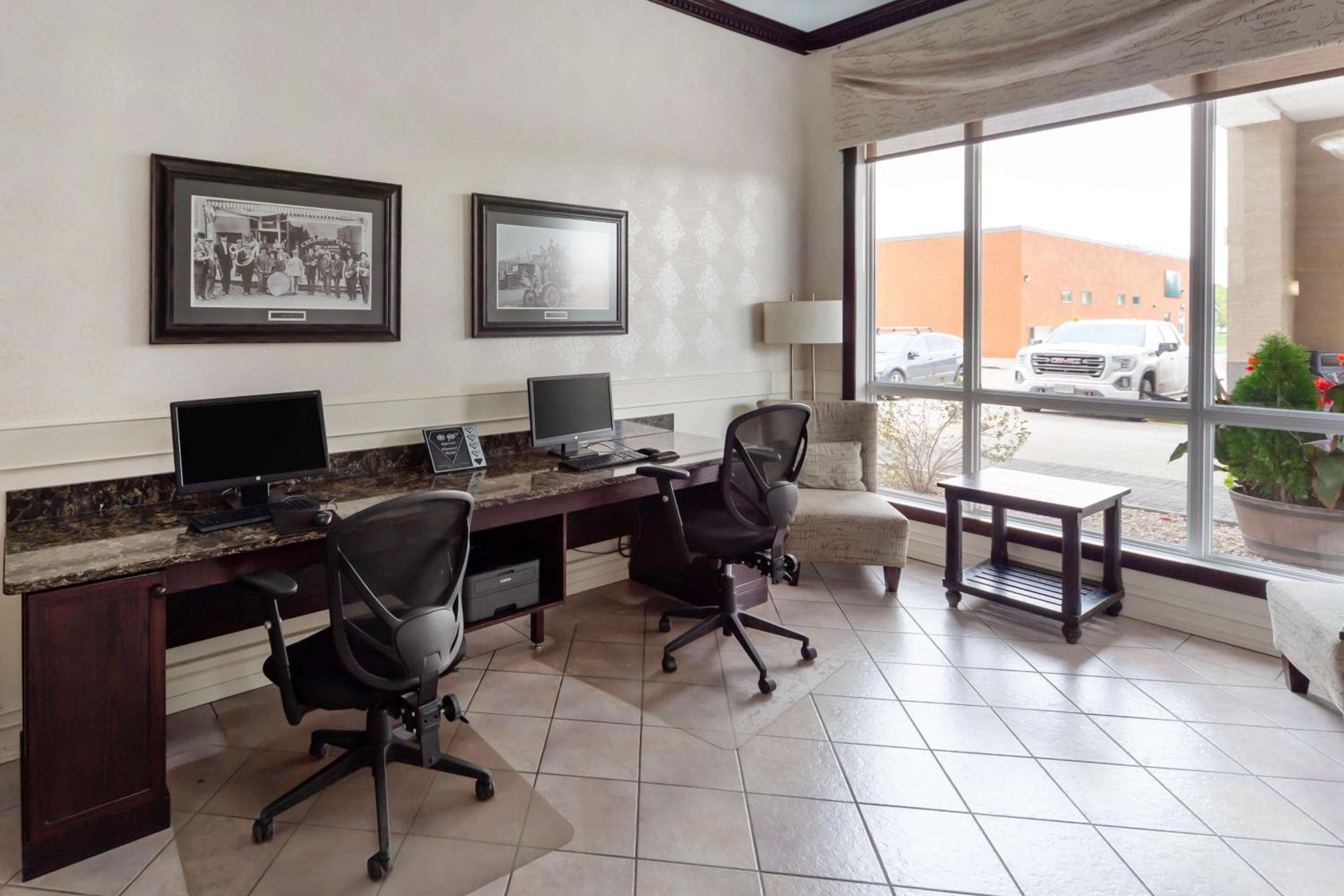 Best Western High Road Inn